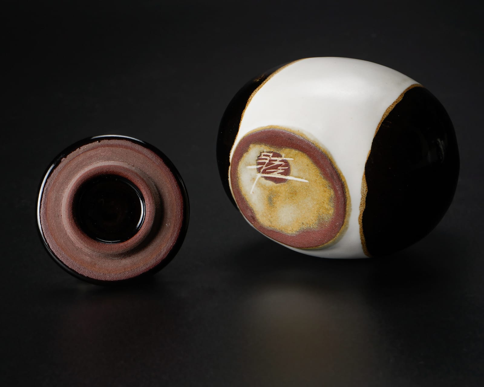 Yanagihara Mutsuo 柳原睦夫, "Eggplant" tea caddy with white glaze, 2010-2013