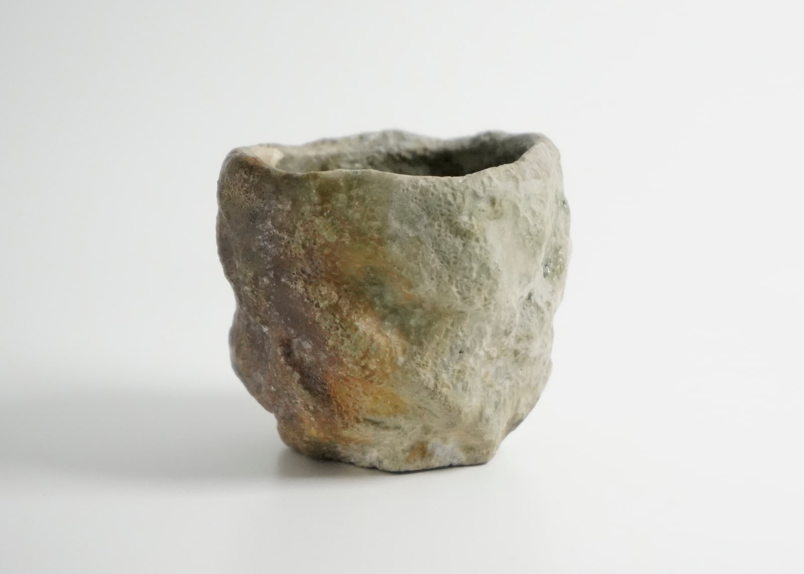 Inayoshi Osamu 稲吉 オサム, Shinzen-yu (Natural Ash Glaze) guinomi 1 自然釉ぐい呑, 2021