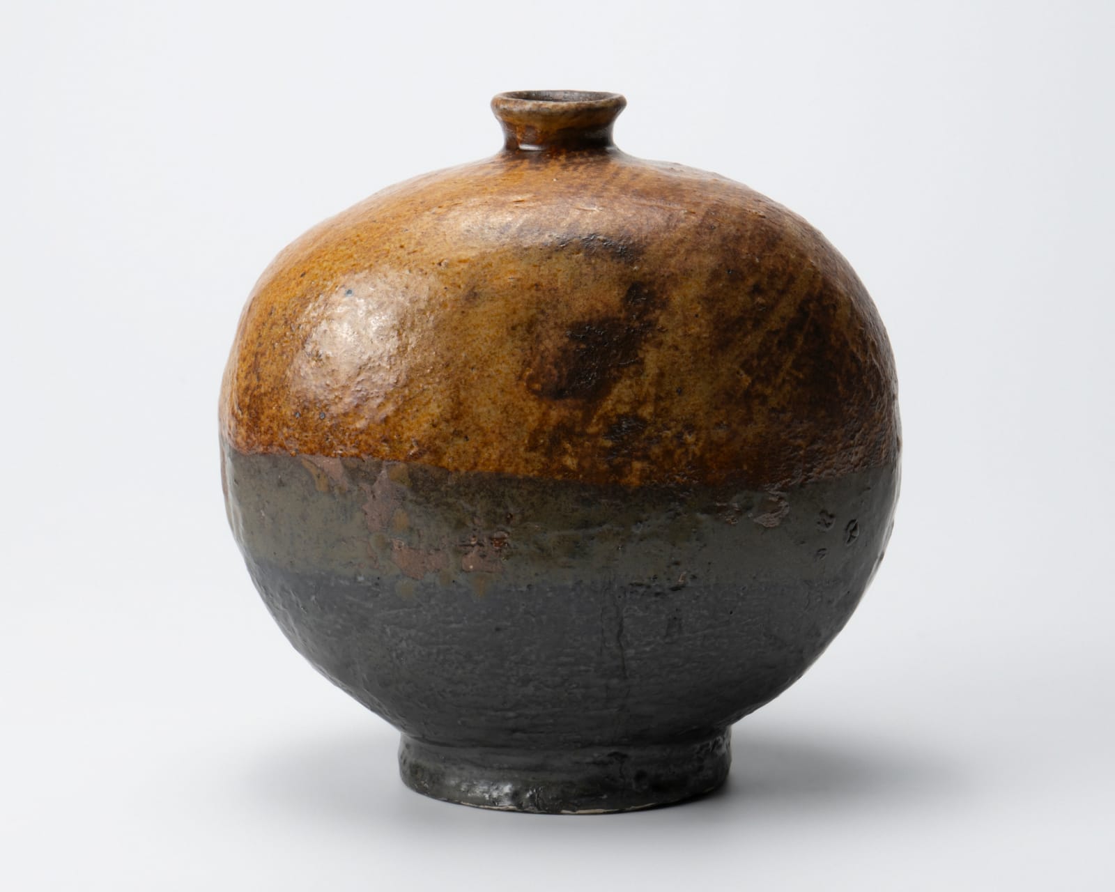 Kikuchi Katsu 菊池克, Flat vase with double glaze, 2024