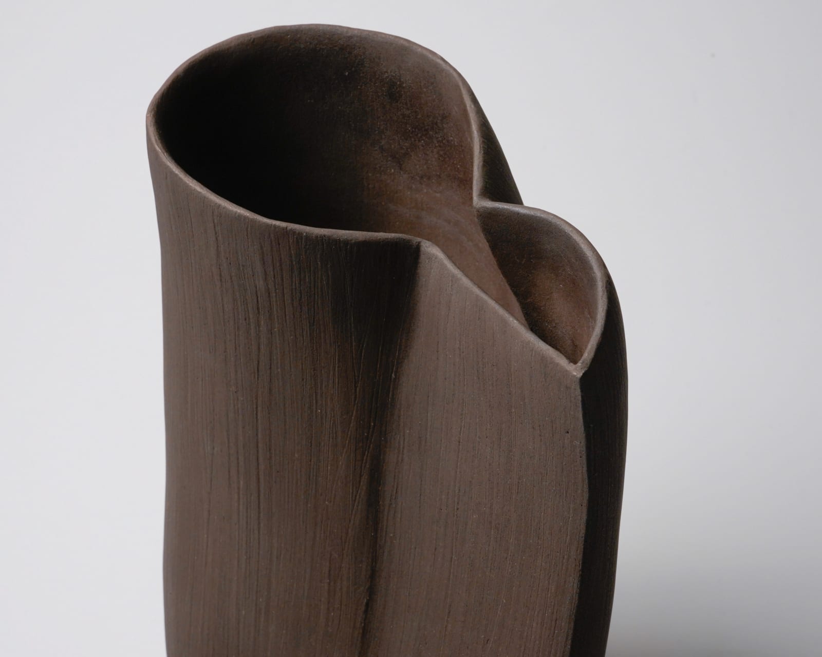 Matsutani Fumio 松谷文生, Rei (Black) Flower Vase D-2 黎 花器 , 2018