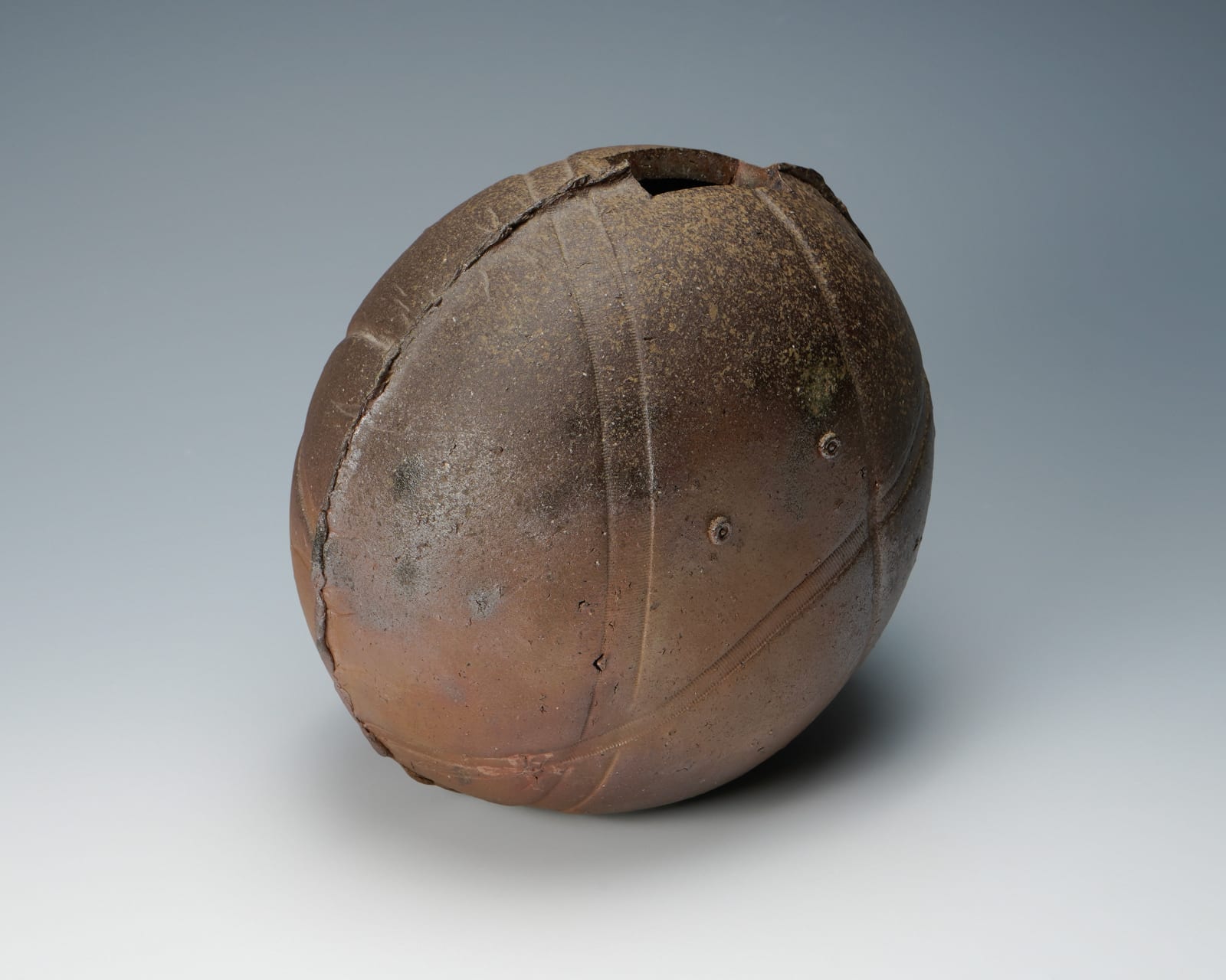 Kaneshige Michiaki 金重道明, Bizen Flat Jar 伊部 壺路転扁壺