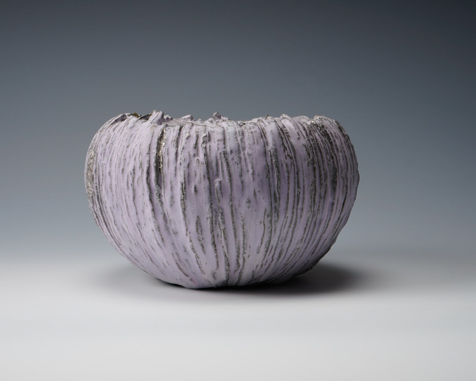 Hiruma Kazuyo 昼馬和代, Water Jar "Lake Breeze" 湖水の風 水指, 2024