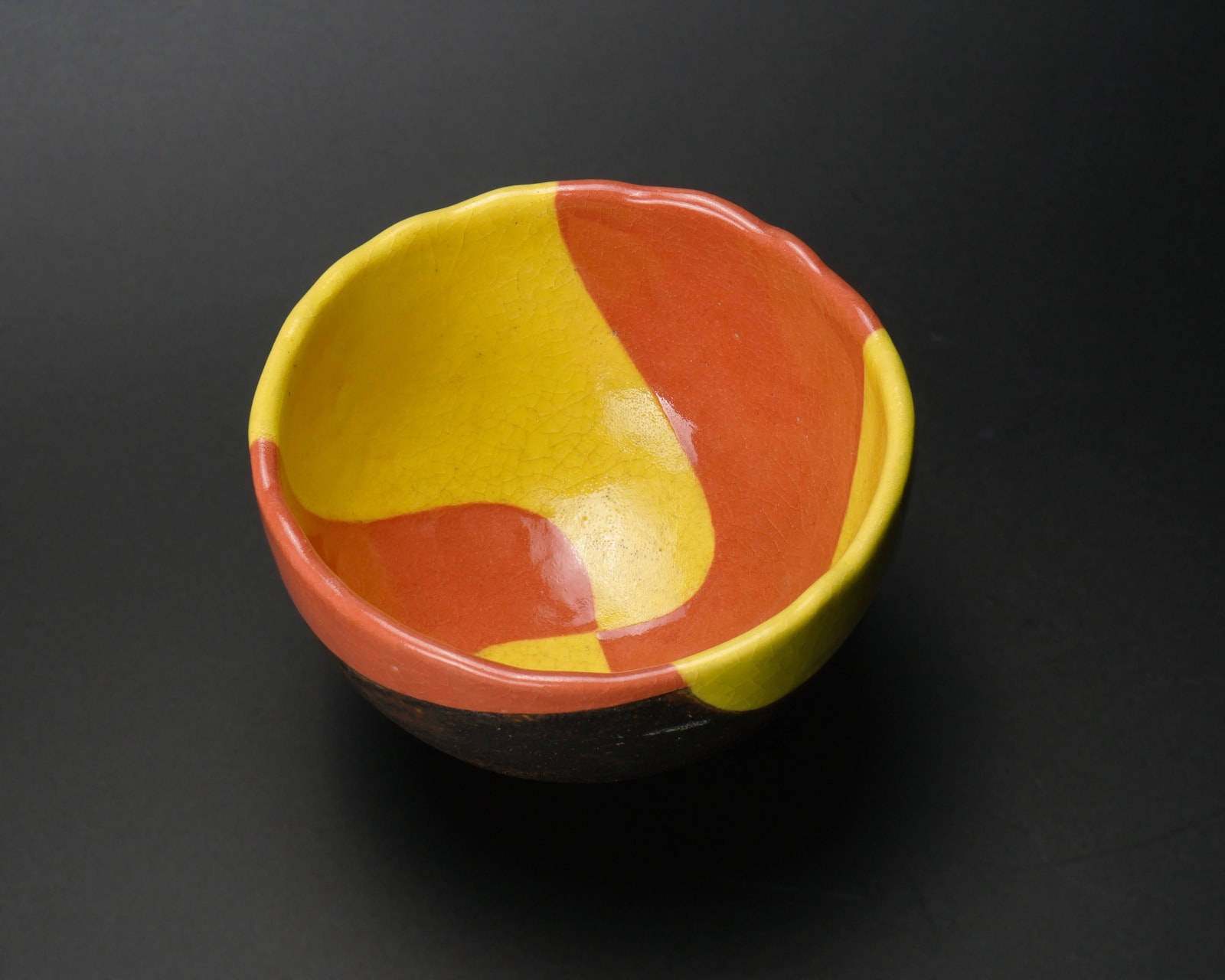 Yanagihara Mutsuo 柳原睦夫, Red Oribe tea bowl, 1991