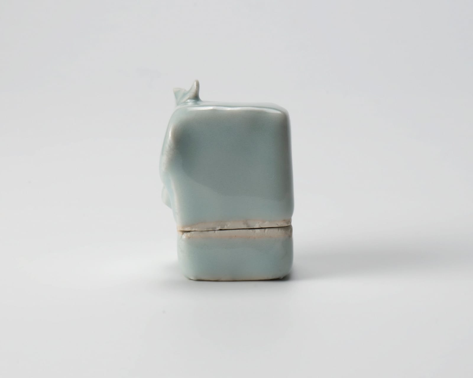 Suzuki Osamu 鈴木治, Celadon incense container, ”Horse”, 1977