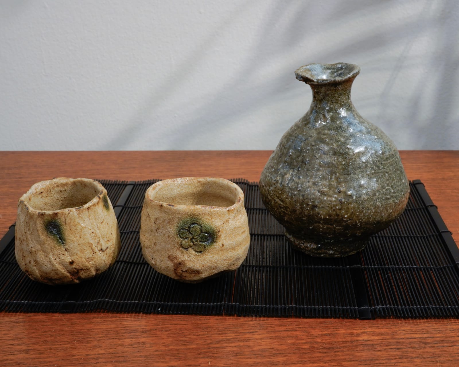 Ikenishi Go 池西剛, Irabo Glazed Sake Bottle 伊羅保徳利
