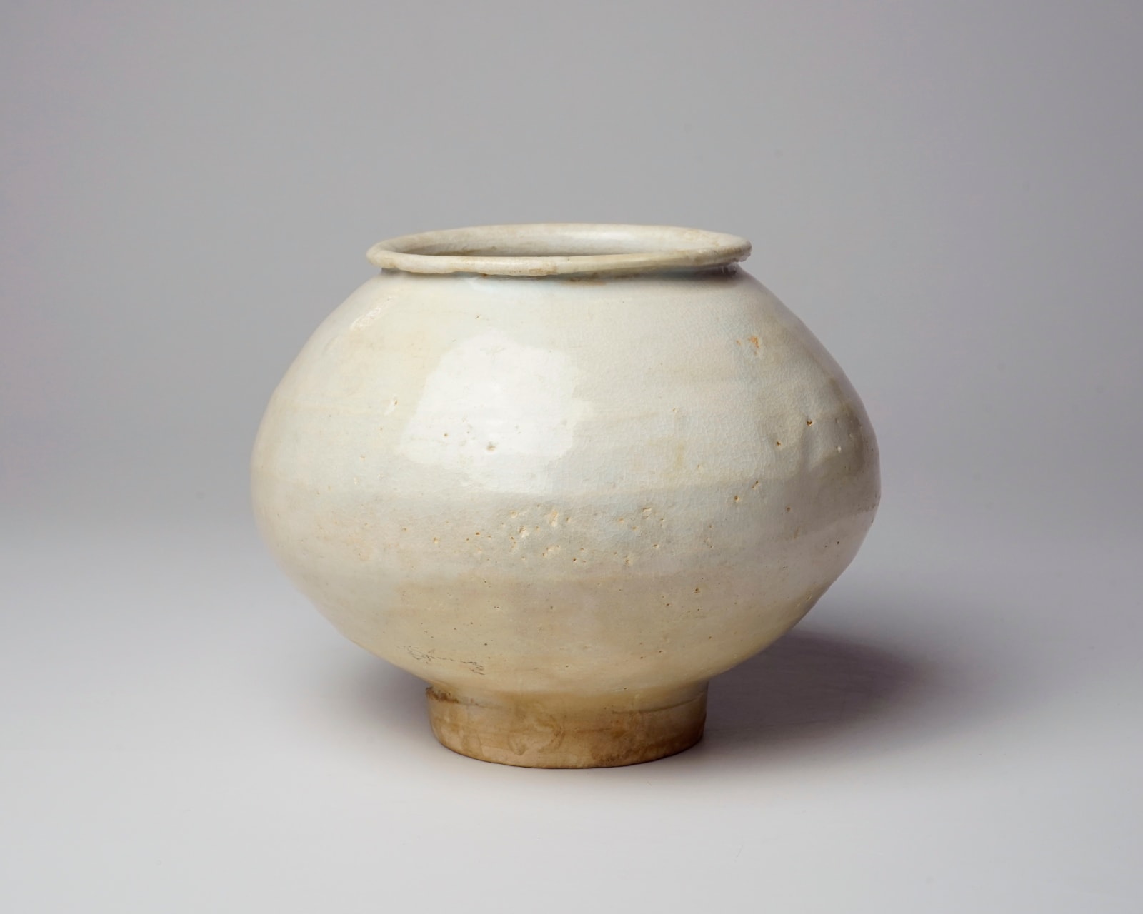 Korean Lee Dynasty White Glazed Jar 李朝白磁壺