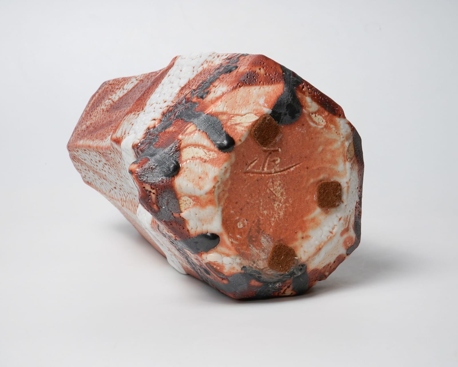 Hayashi Shotaro 林正太郎, Red Shino faceted flower vase