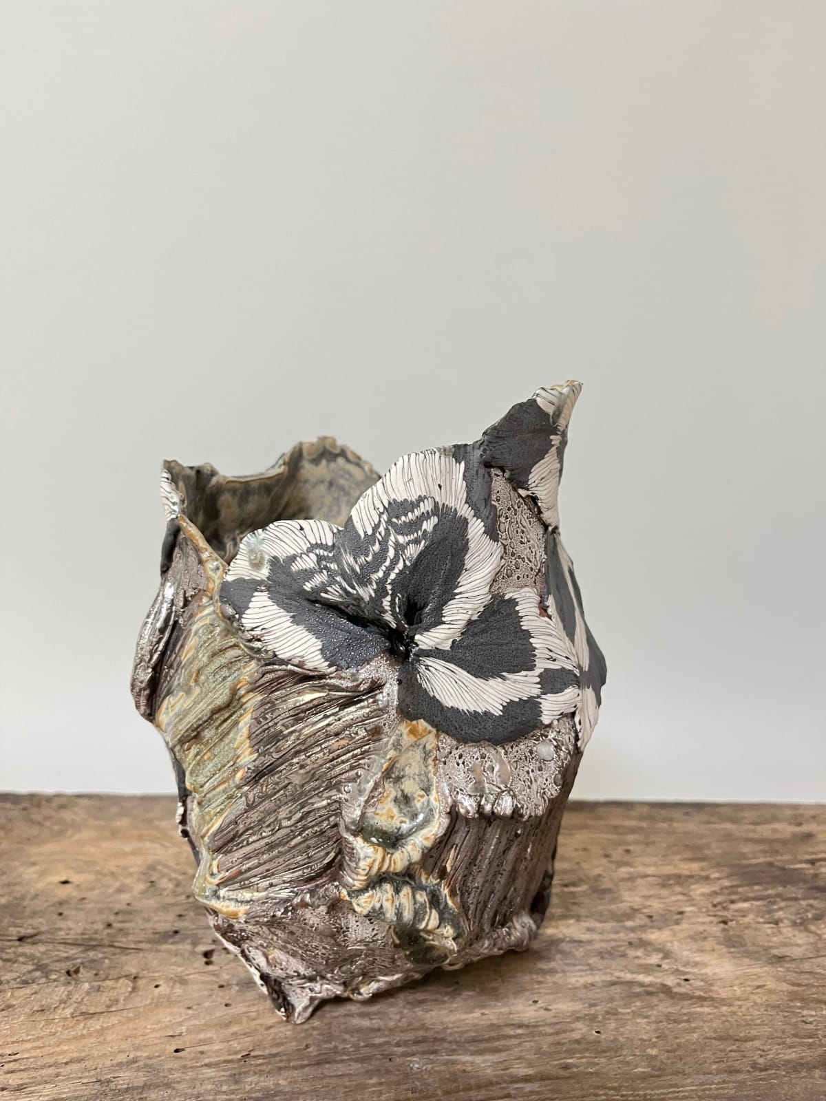 Shingu Sayaka 新宮さやか, No.5 "Calyx" water jar 萼容 水指, 2024