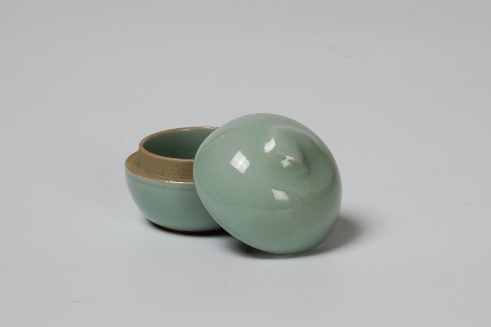 白磁茶碗　二代　諏訪蘇山 白磁茶碗 二代 諏訪蘇山(作) 共箱 | 古美術ささき