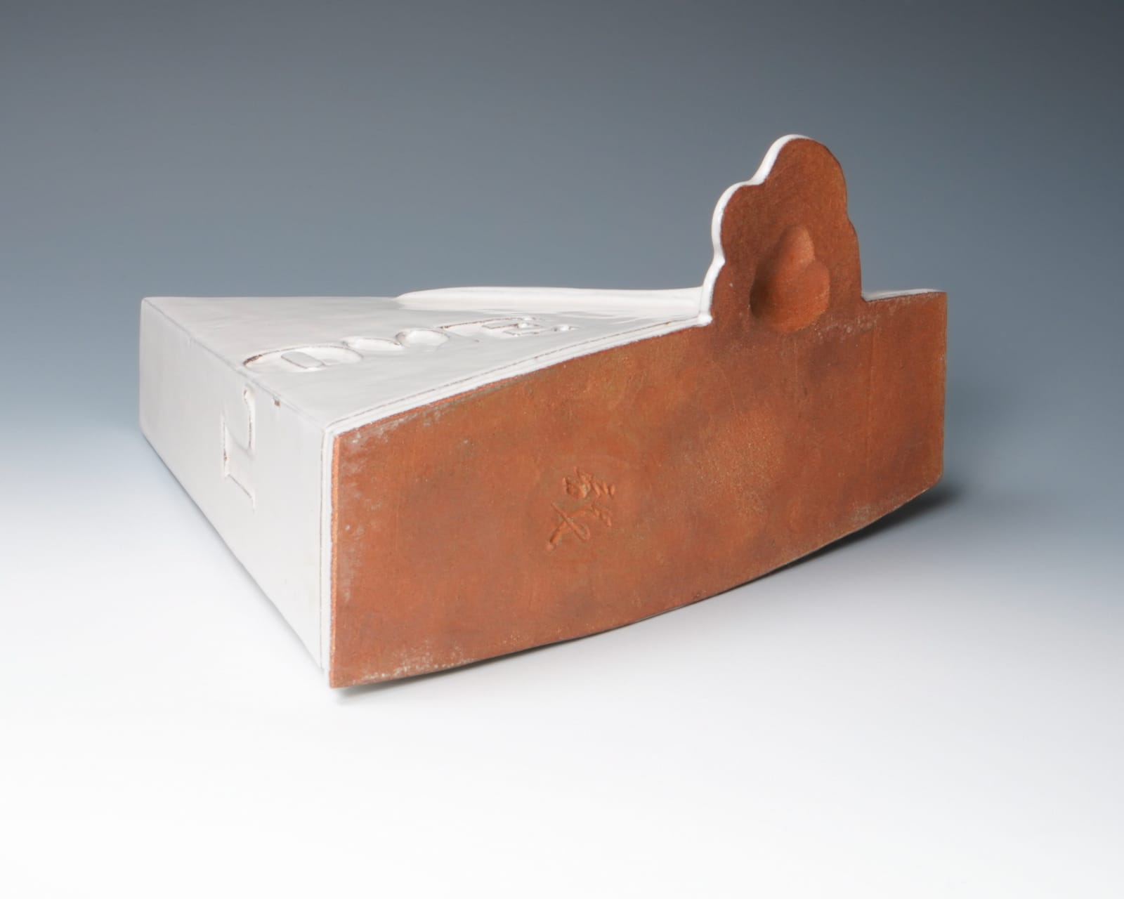 Miwa Ryosaku 三輪龍作, Hagi White Glazed Sculpture "LOVE" (Triangle), 1993