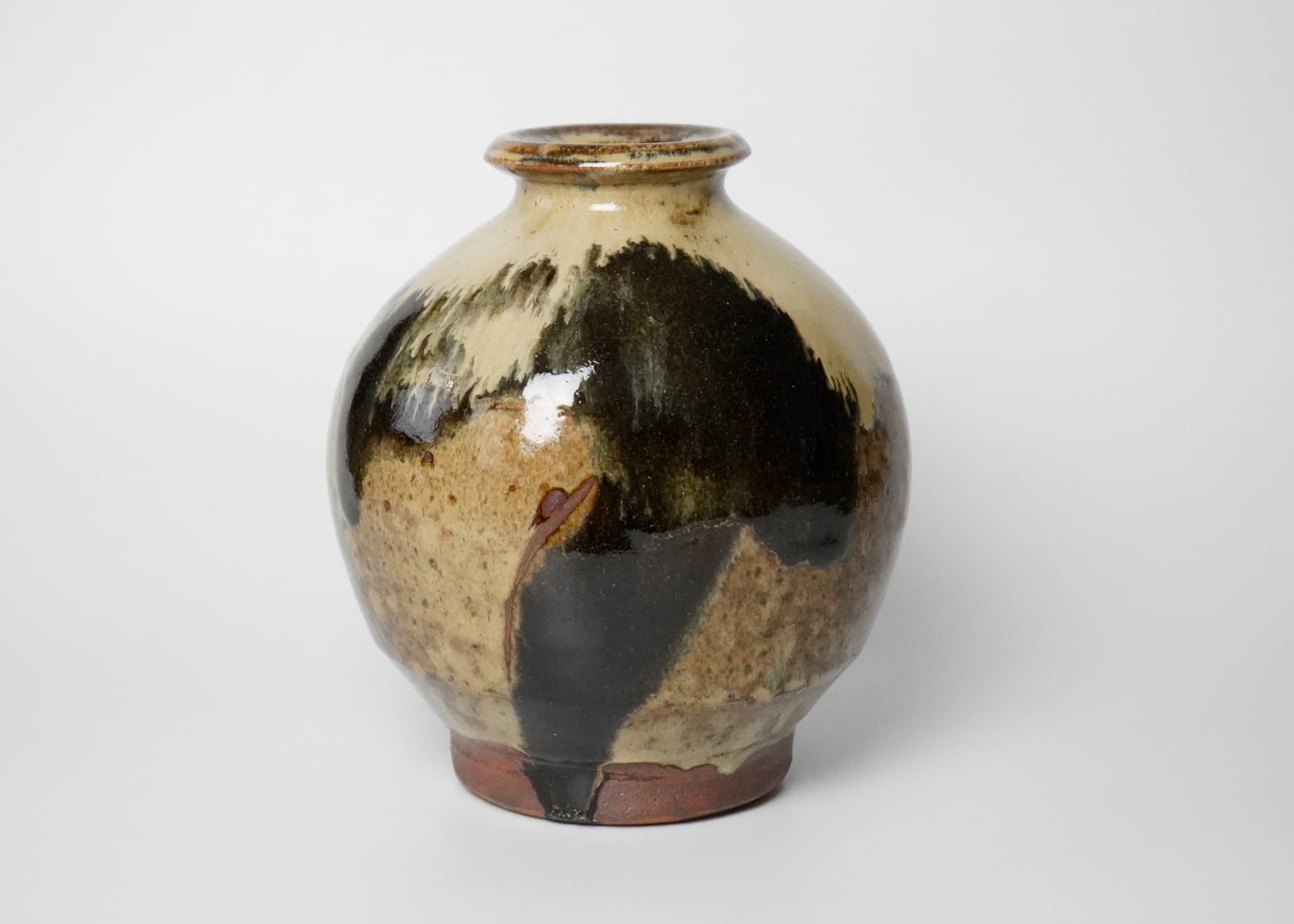 Murata Gen 村田 元, Jar, Iron and Rice Husk Glaze 糠白黒釉扁壺