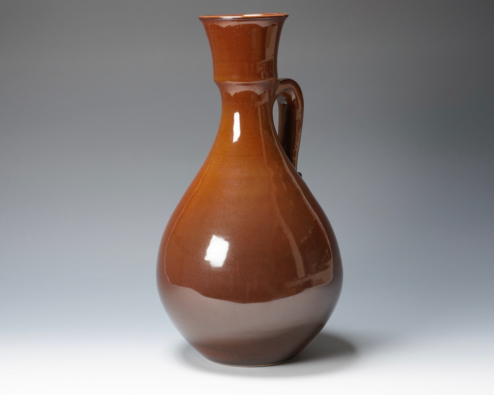 Miyanohara Ken 宮之原 謙, Tall Jar with Red Tenmoku Glaze 天目朱釉 壺, 1968