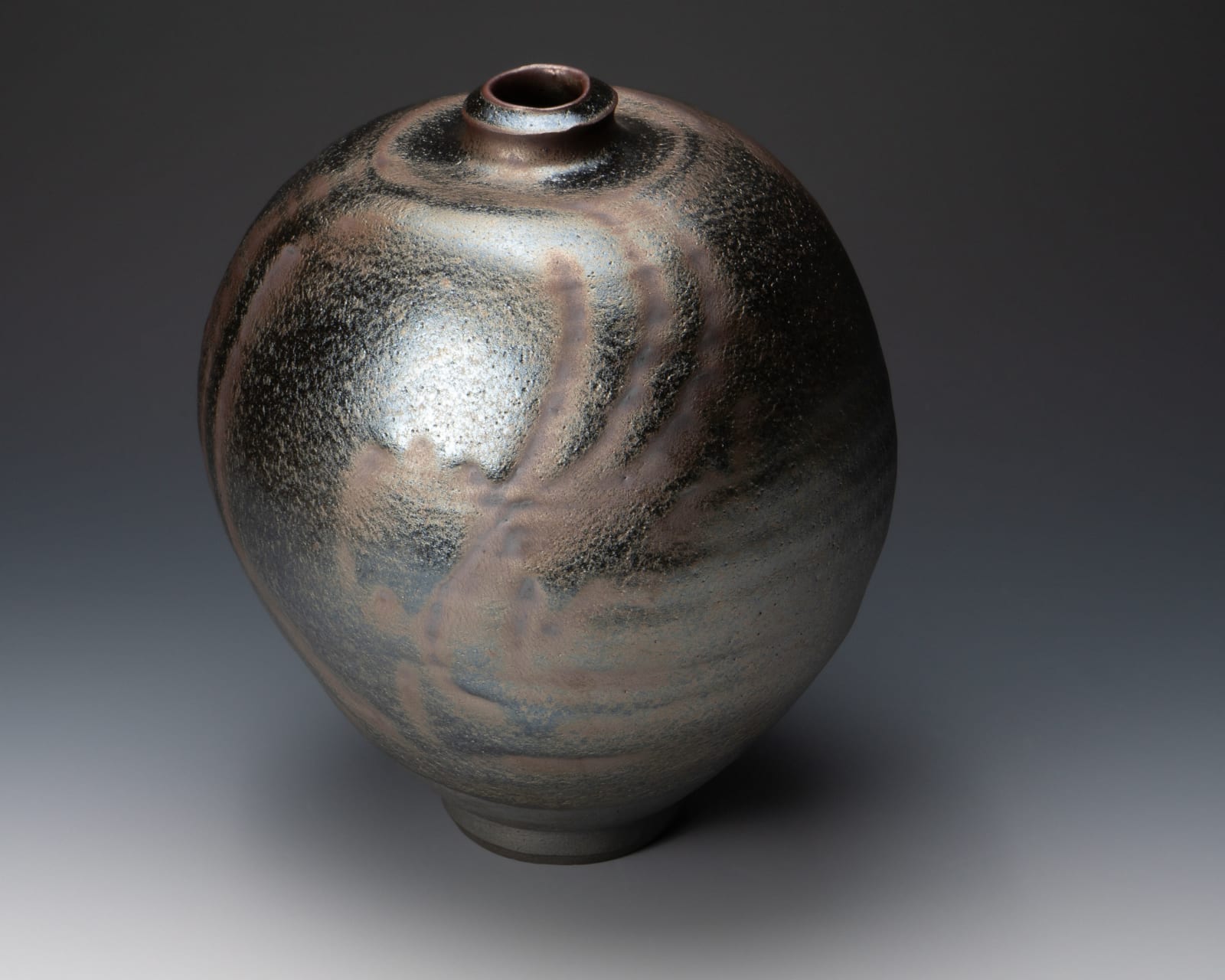 Shimizu Uichi 清水 卯一, Iron glazed flat jar, 1985