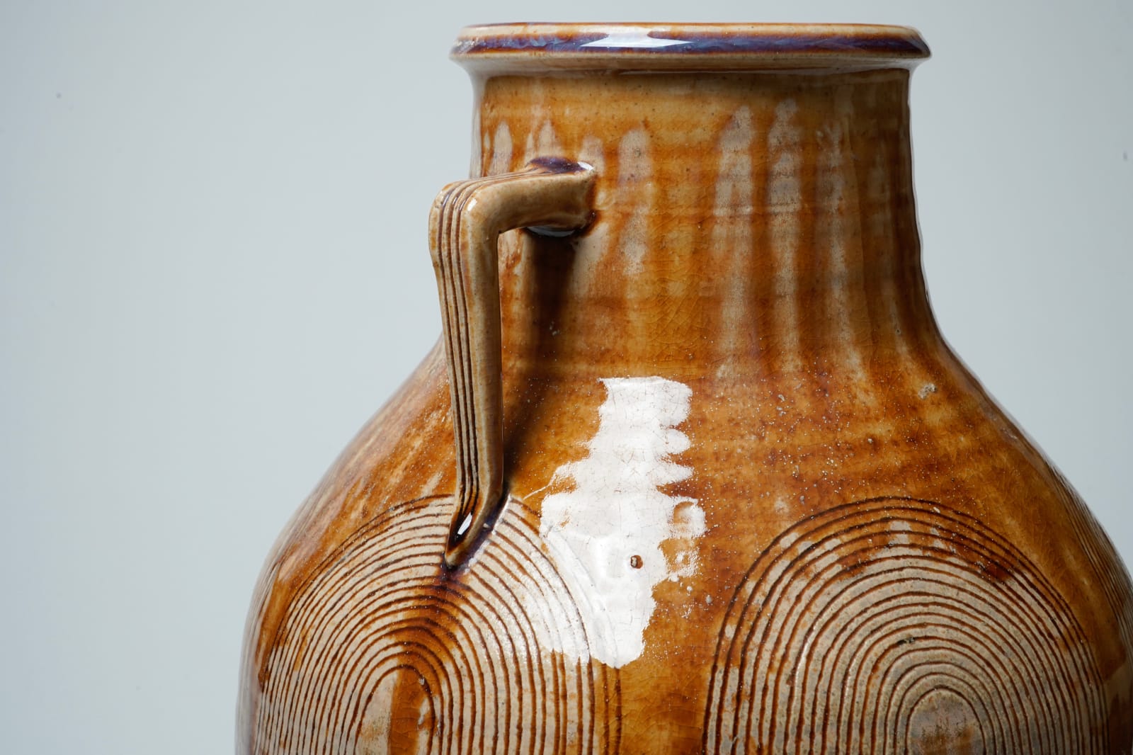 Yasuhara Kimei 安原喜明, Flower Vase 花生 線彫文