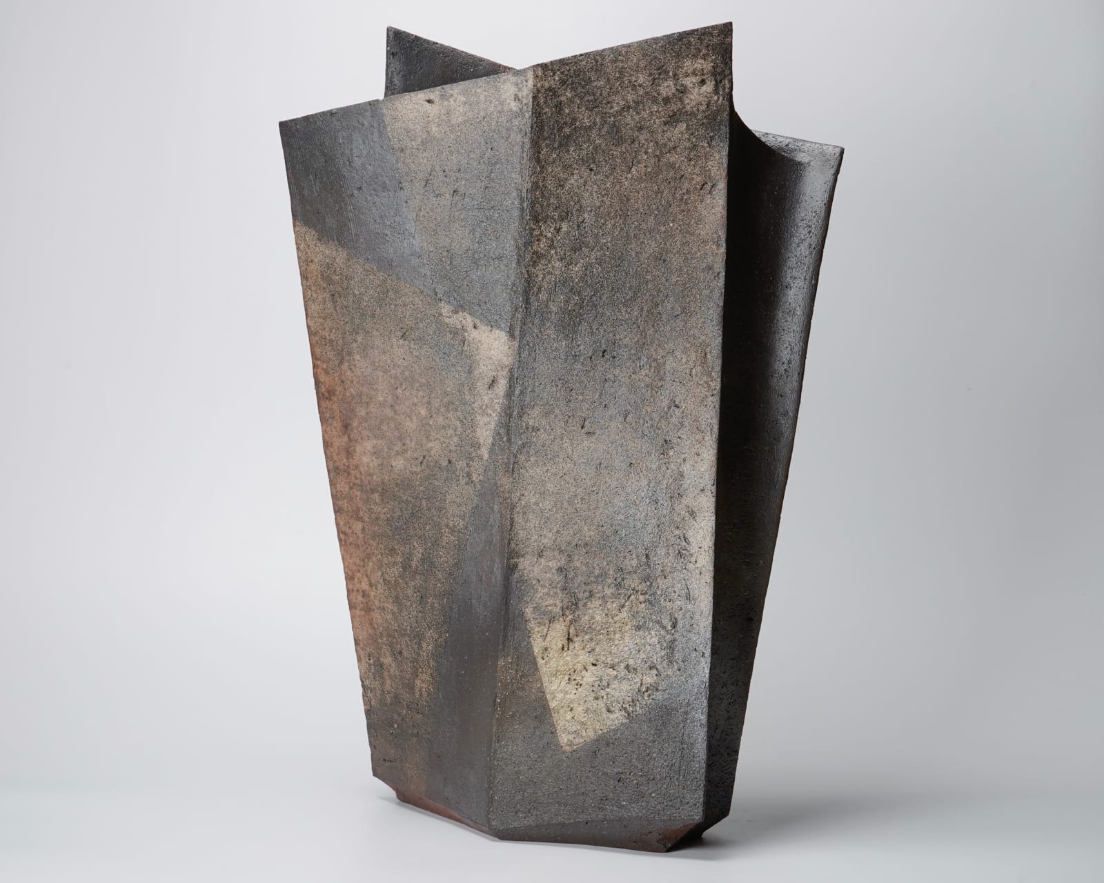Shimizu Keiichi 清水圭一, Tanba Flower Vessel 丹波花器, 2021