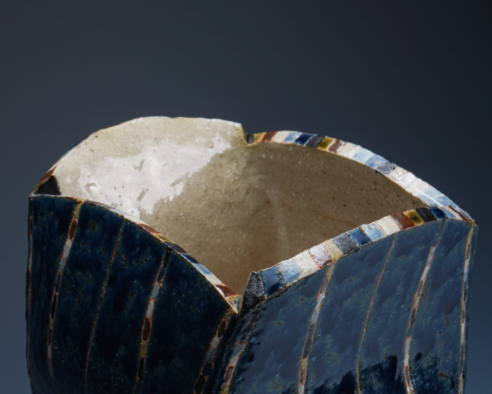 KAMODA Taro 加守田太郎, Jar with geometric wave designs, 2005