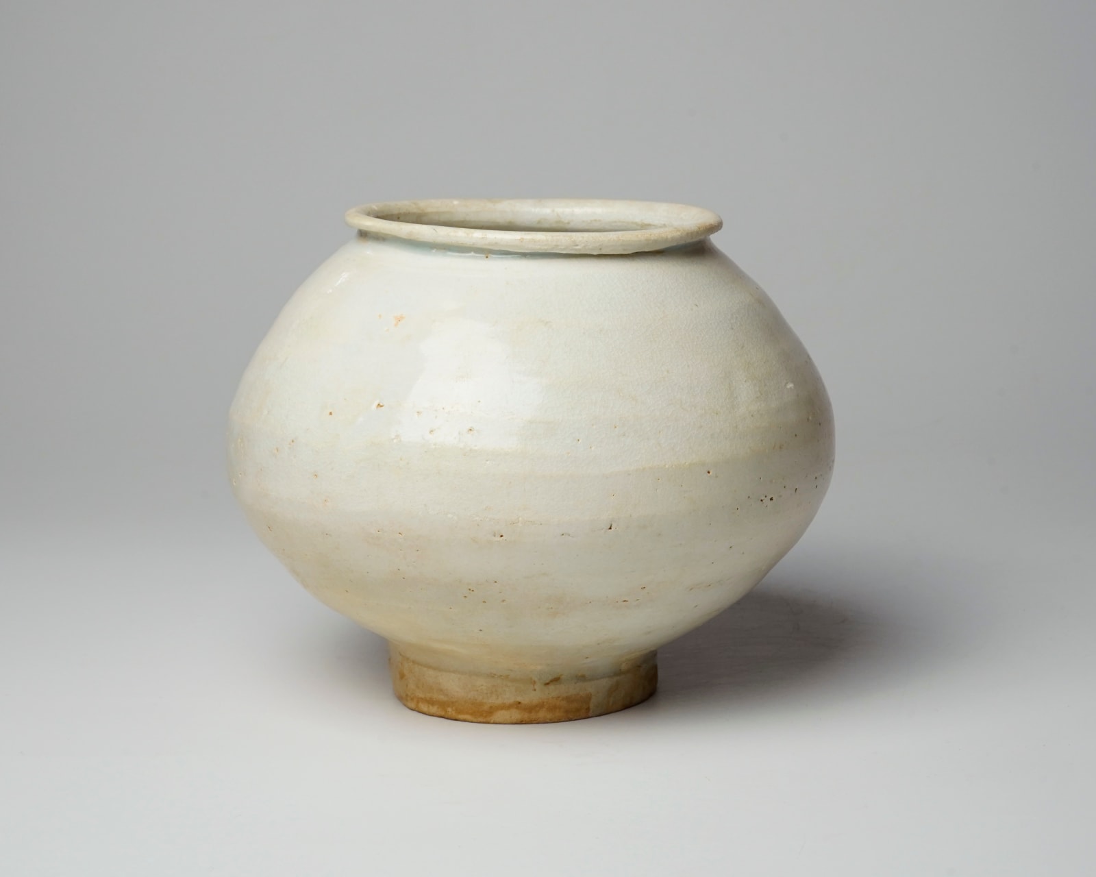 Korean Lee Dynasty White Glazed Jar 李朝白磁壺