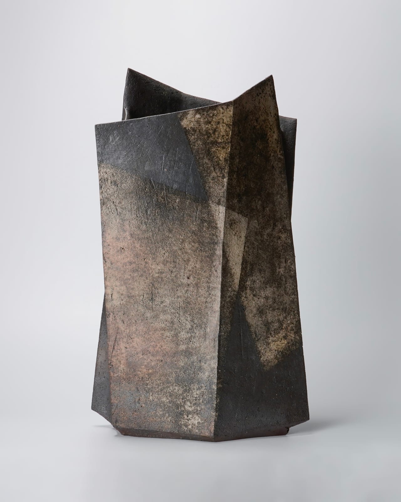 Shimizu Keiichi 清水圭一, Tanba Flower Vessel 丹波花器, 2021