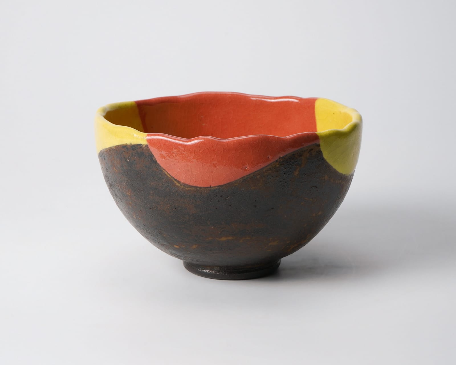 Yanagihara Mutsuo 柳原睦夫, Red Oribe tea bowl, 1991