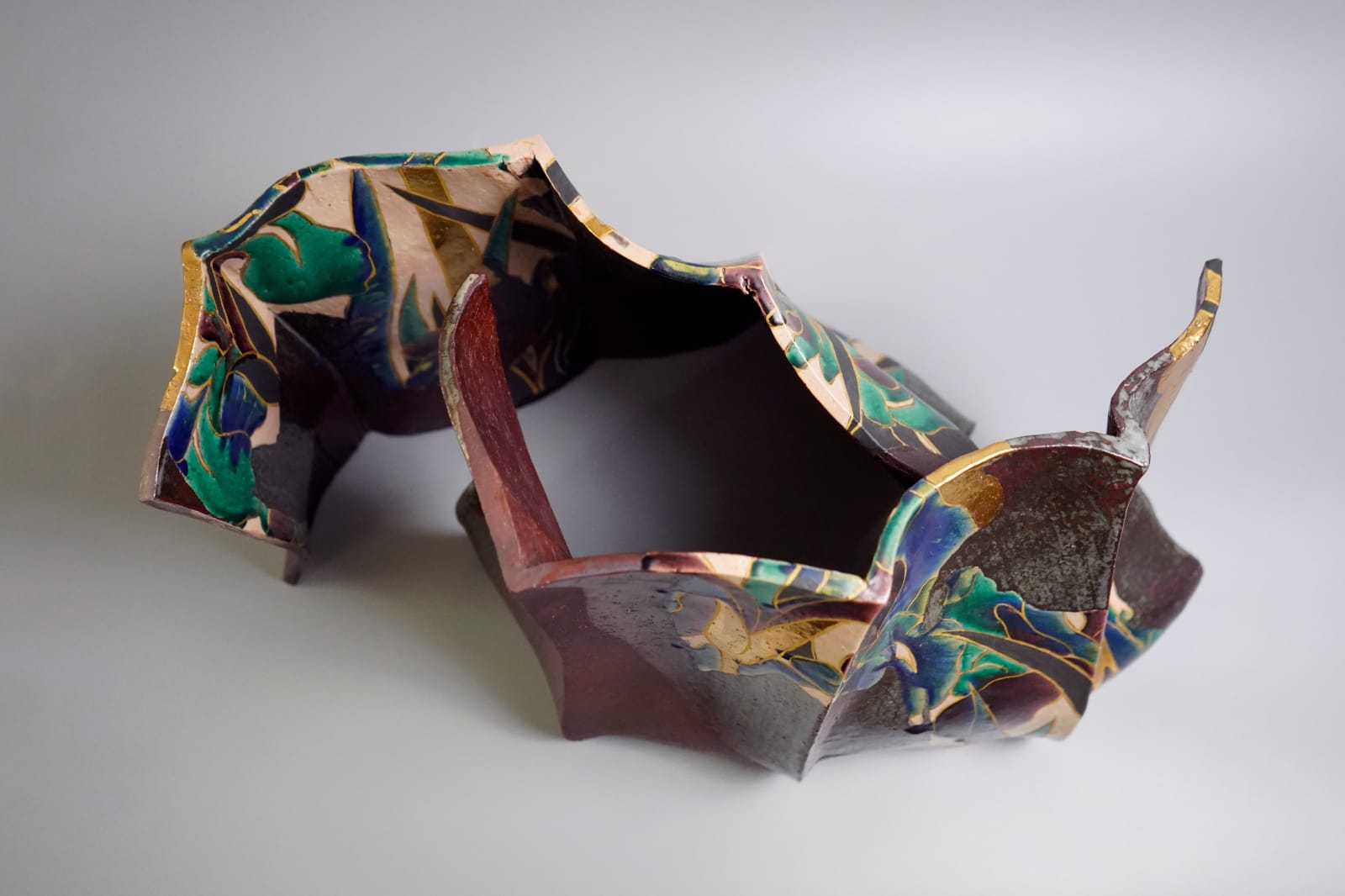 Nakamura Takuo 中村 卓夫, Vessel, not a vessel 器になるコトをやめたうつわ, 2015