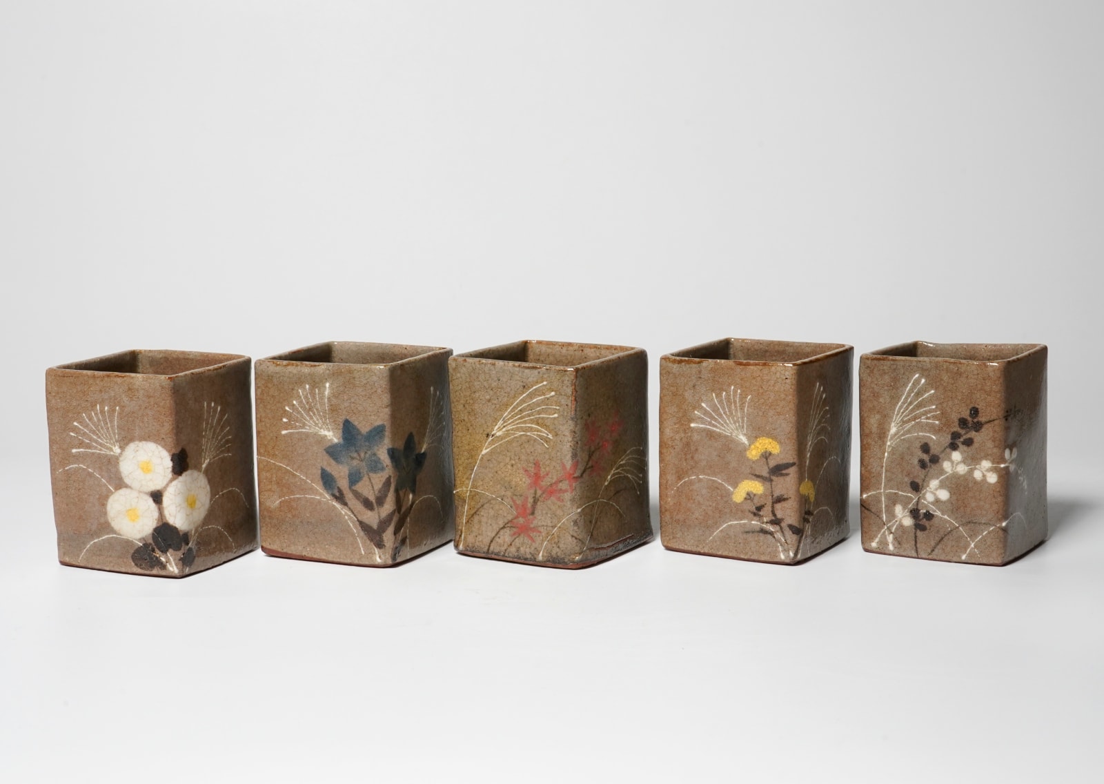 Ogata Kenzan 尾形 乾山, 5 Mukozuke with Floral Designs 色繪花模様向附 五客, Mid-Edo period
