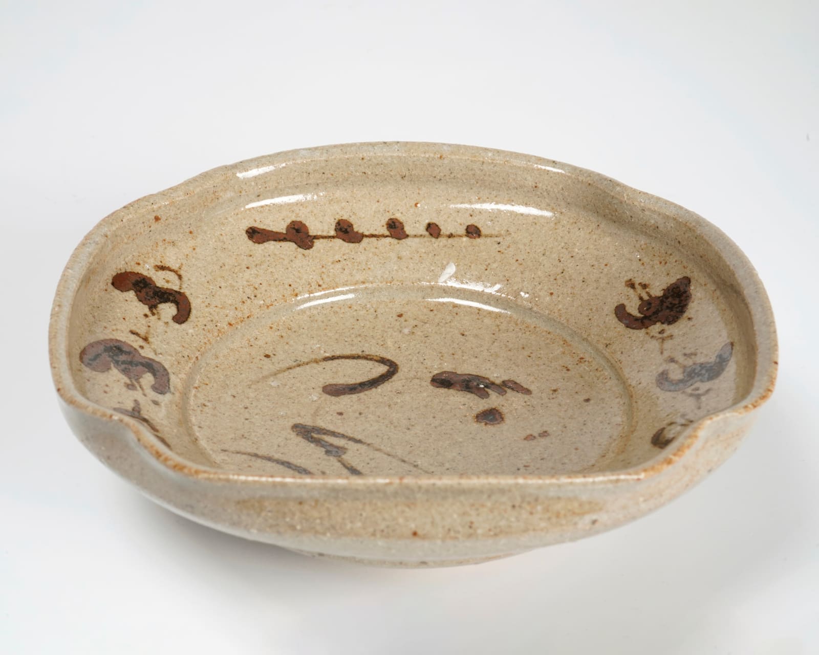 Nishioka Koju 西岡小十, Karatsu square plate with iron drawings 2 Kojiro Kiln 絵唐津四方変形皿: 小次郎窯