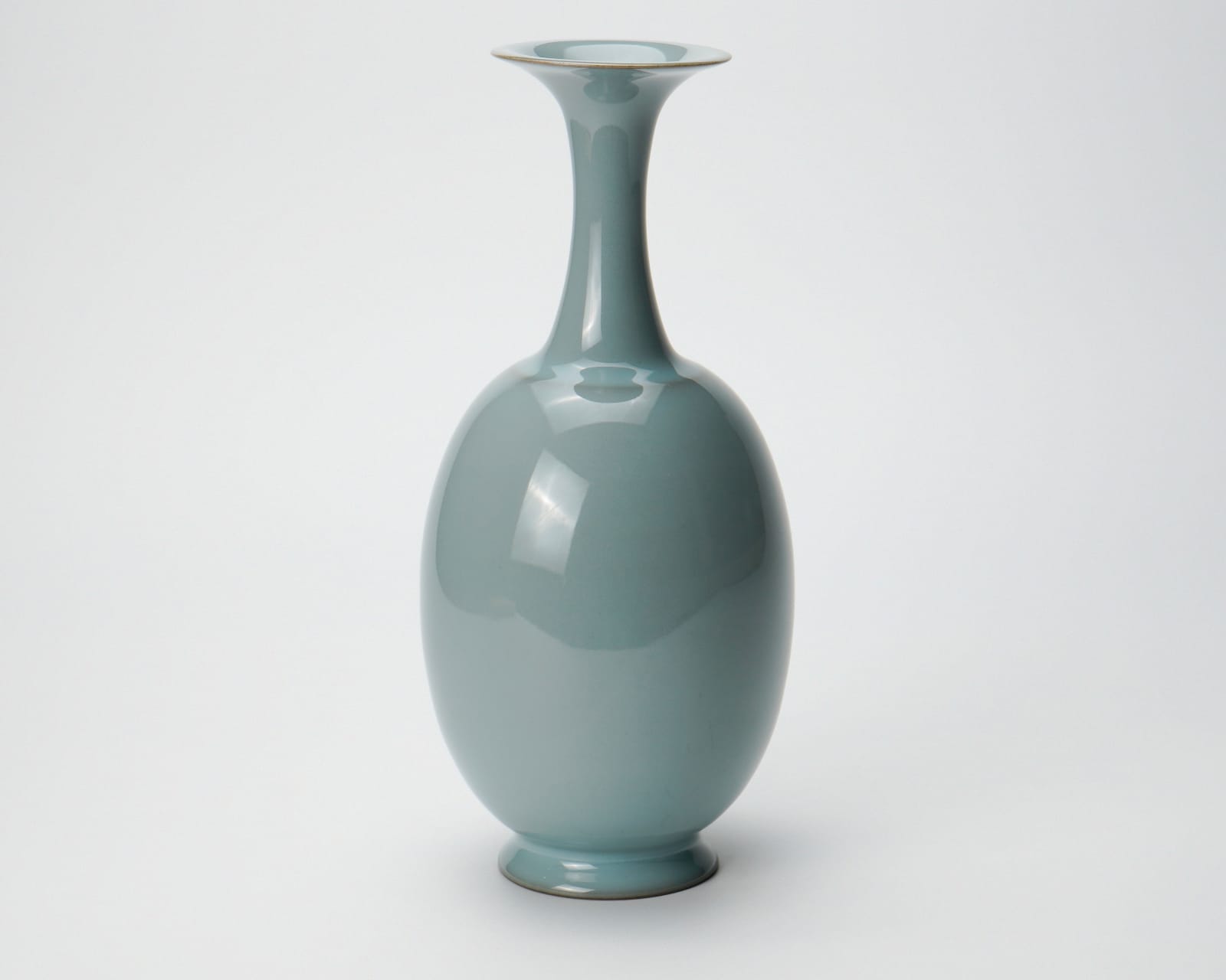 Kawase Shinobu 川瀬 忍, Celadon flower vase