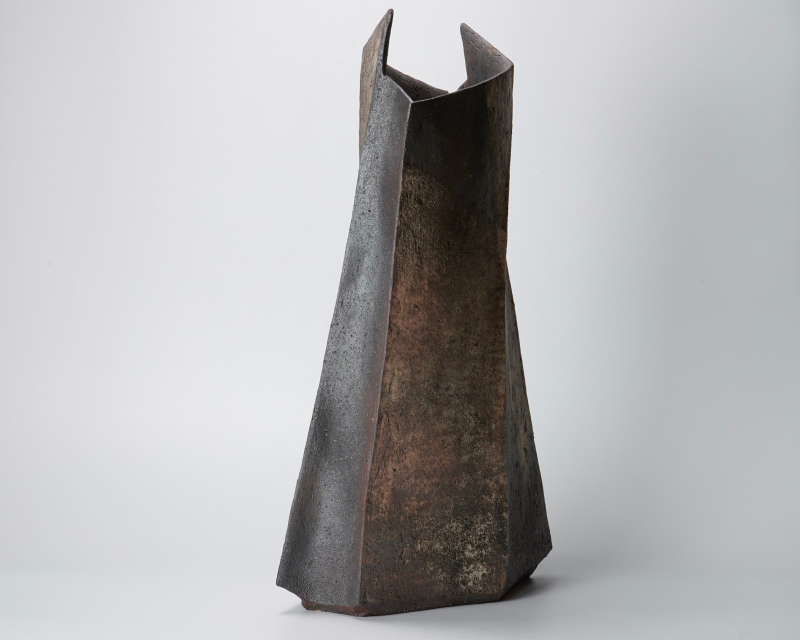 Shimizu Keiichi 清水圭一, Tanba Flower Vessel 丹波花器, 2021
