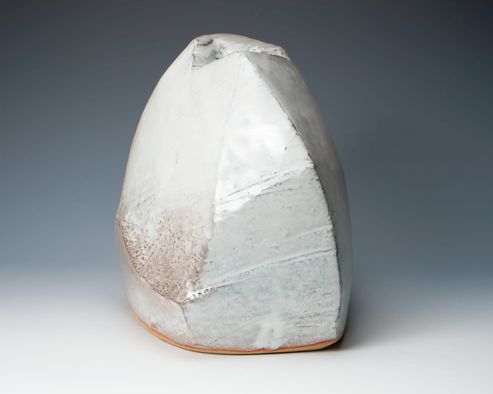 Kaneta Masanao VIII 八代 兼田昌尚, Hagi-glazed mountain-shaped flower vessel