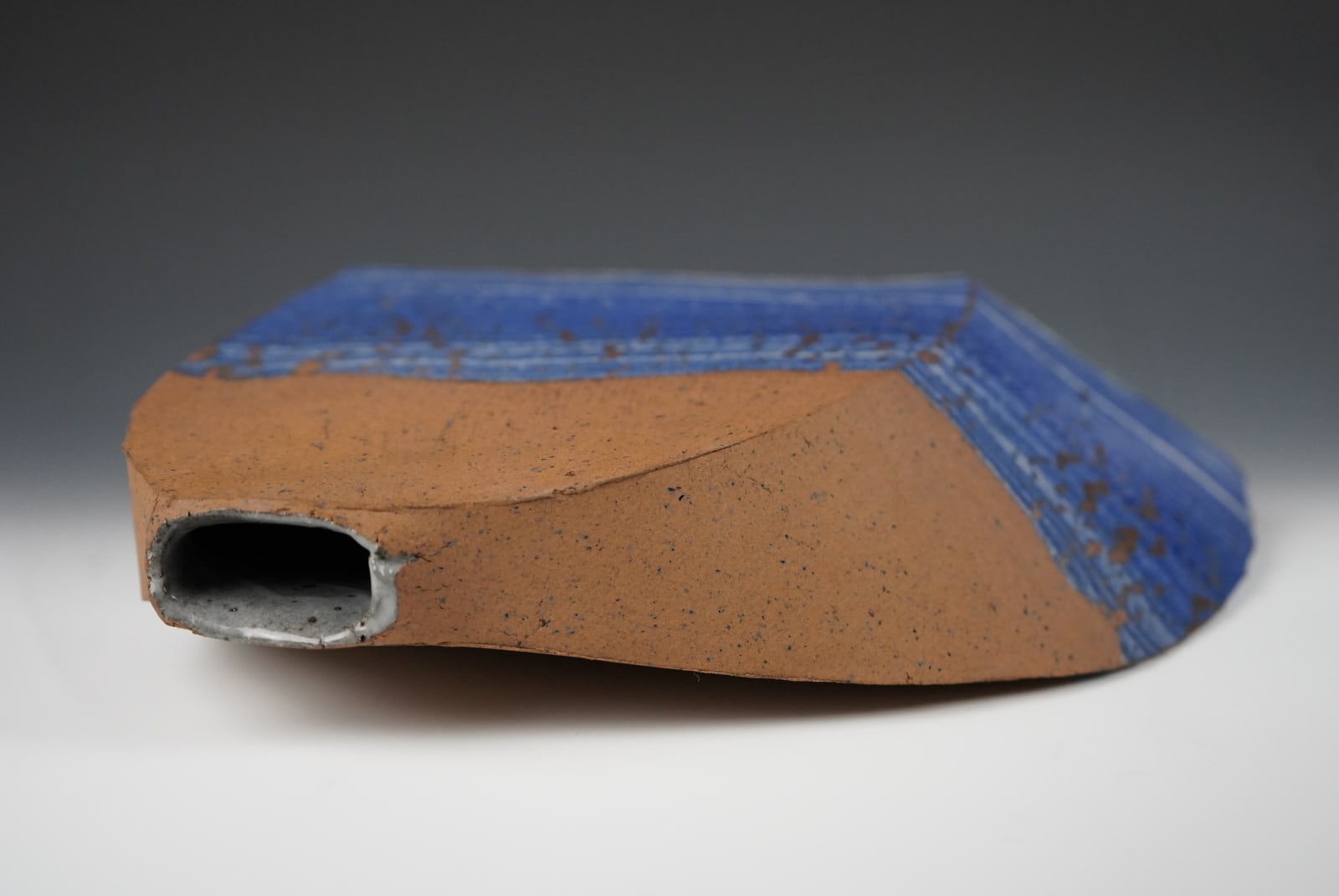 Miyashita Zenji 宮下善爾, Flower Vessel with Indigo Glazed Design 藍彩花器, 1980's