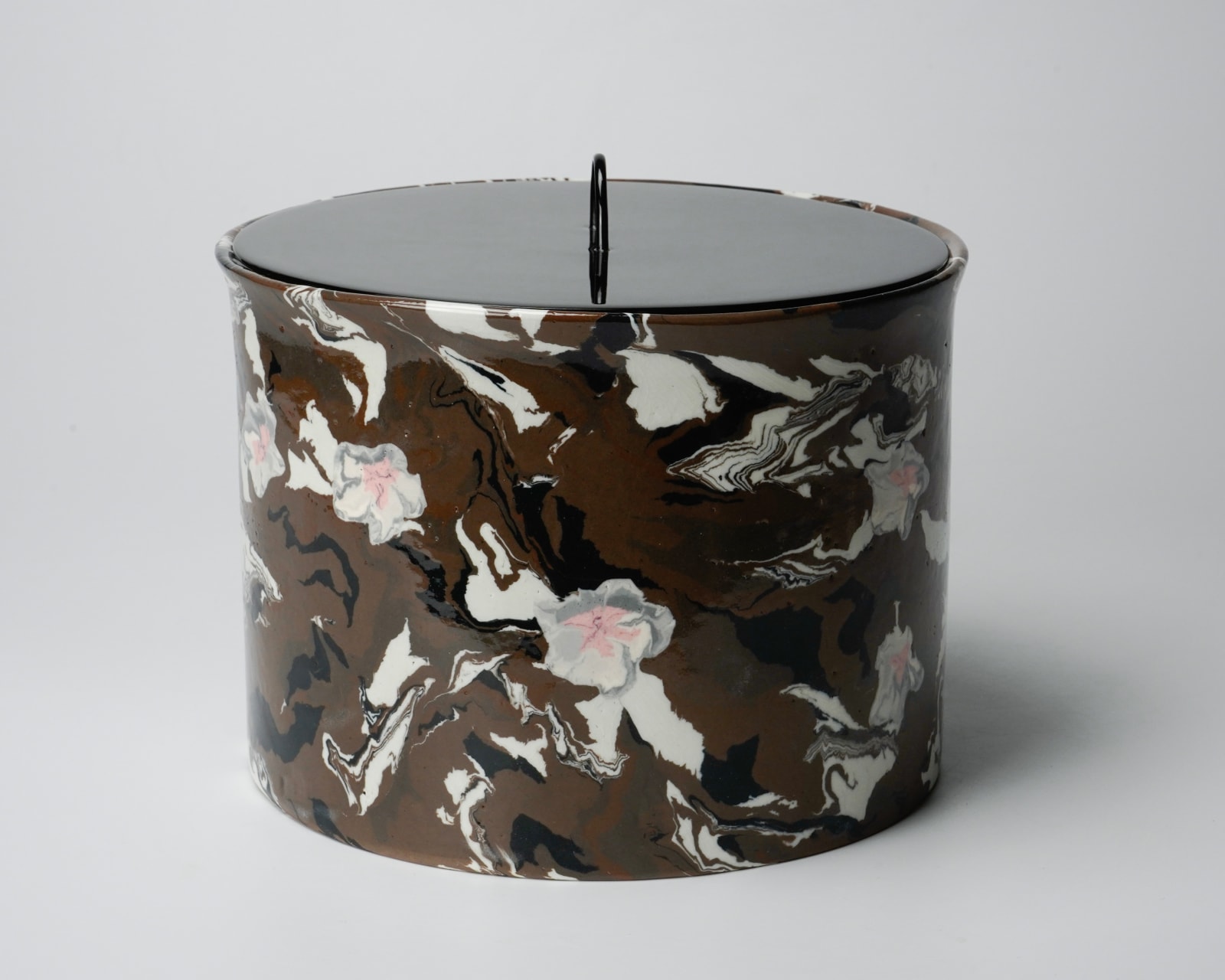 Matsui Kosei 松井康成, Neriage water jar 萃瓷練上水指, 1995