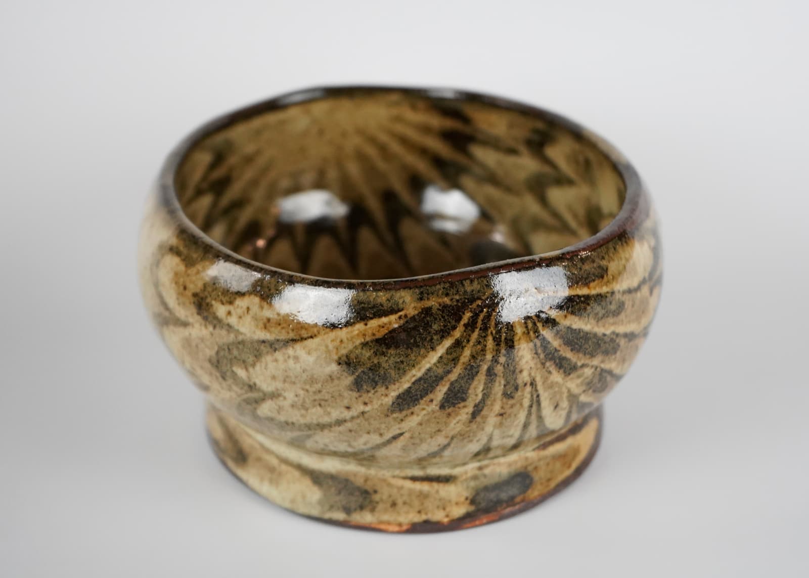 Ueda Tsuneji 上田恒次, Neriage bowl 俵鉢 練上鶉手