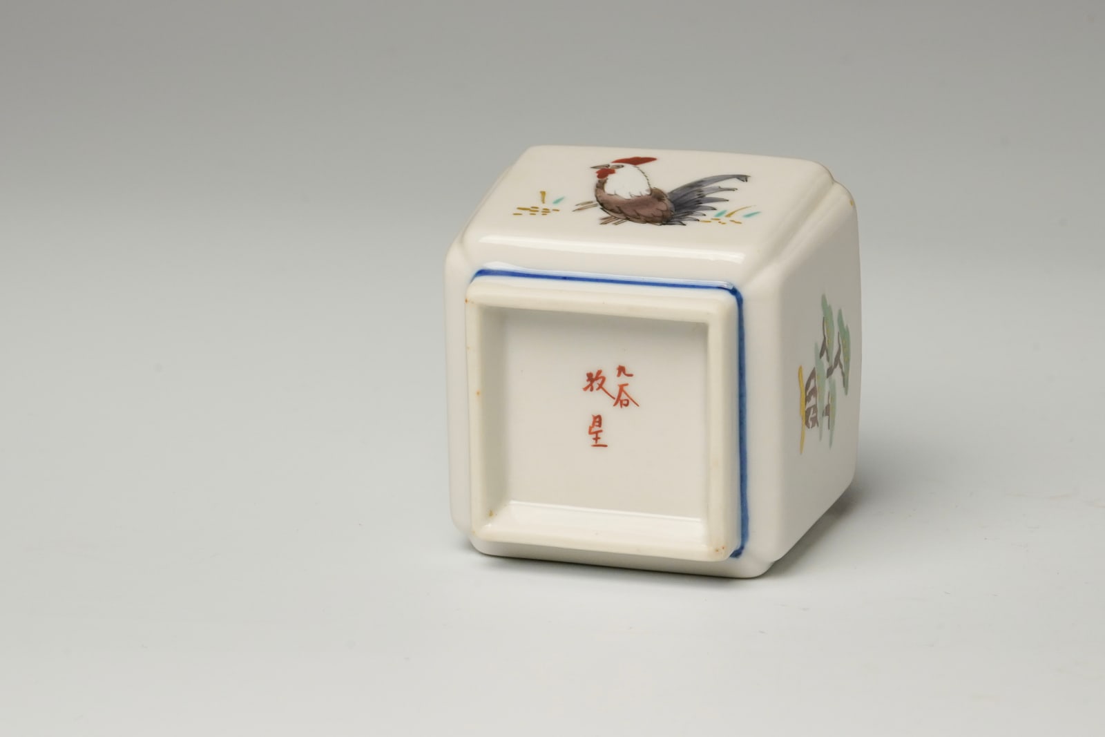 Tamura Keisei 田村敬星, Sake cup with Rooster Motif & Microcalligraphy