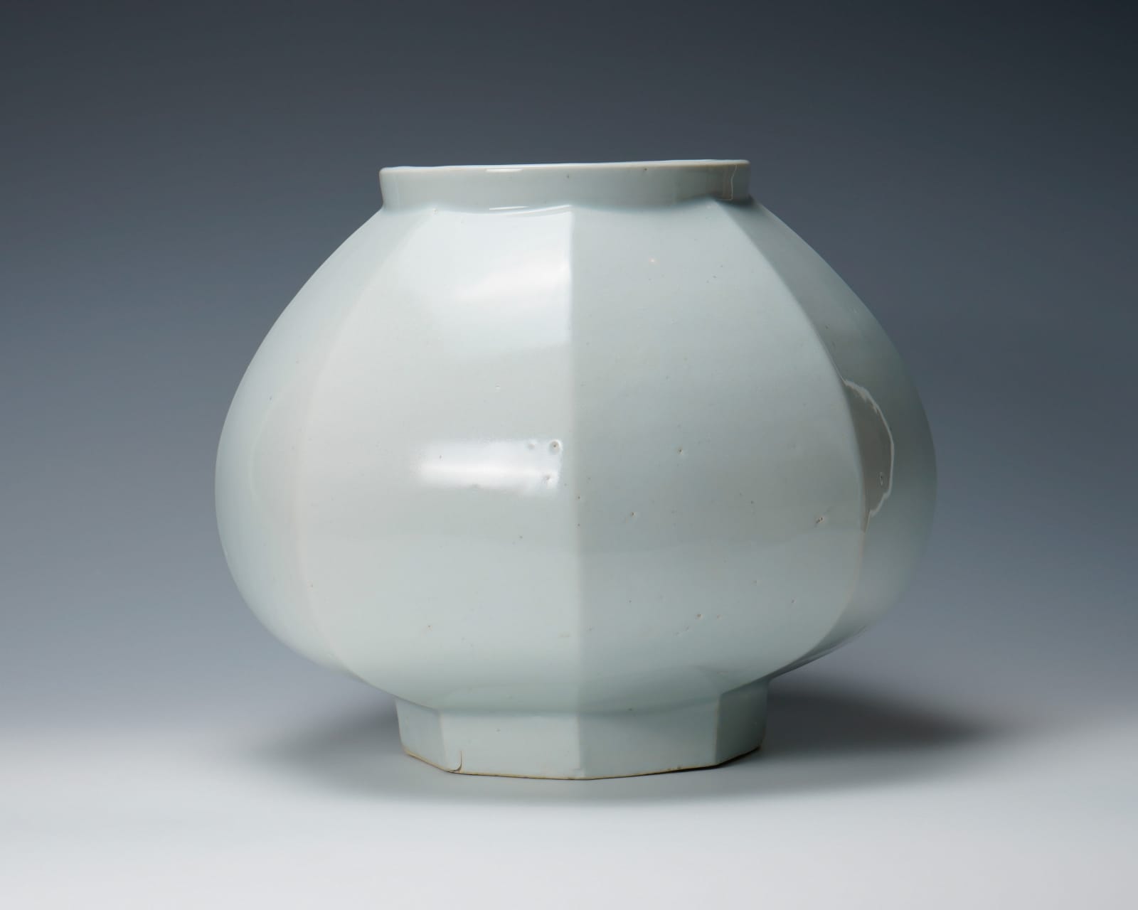 Ahn Dong-Oh 안동오 (An Togo 安東五), Large jar