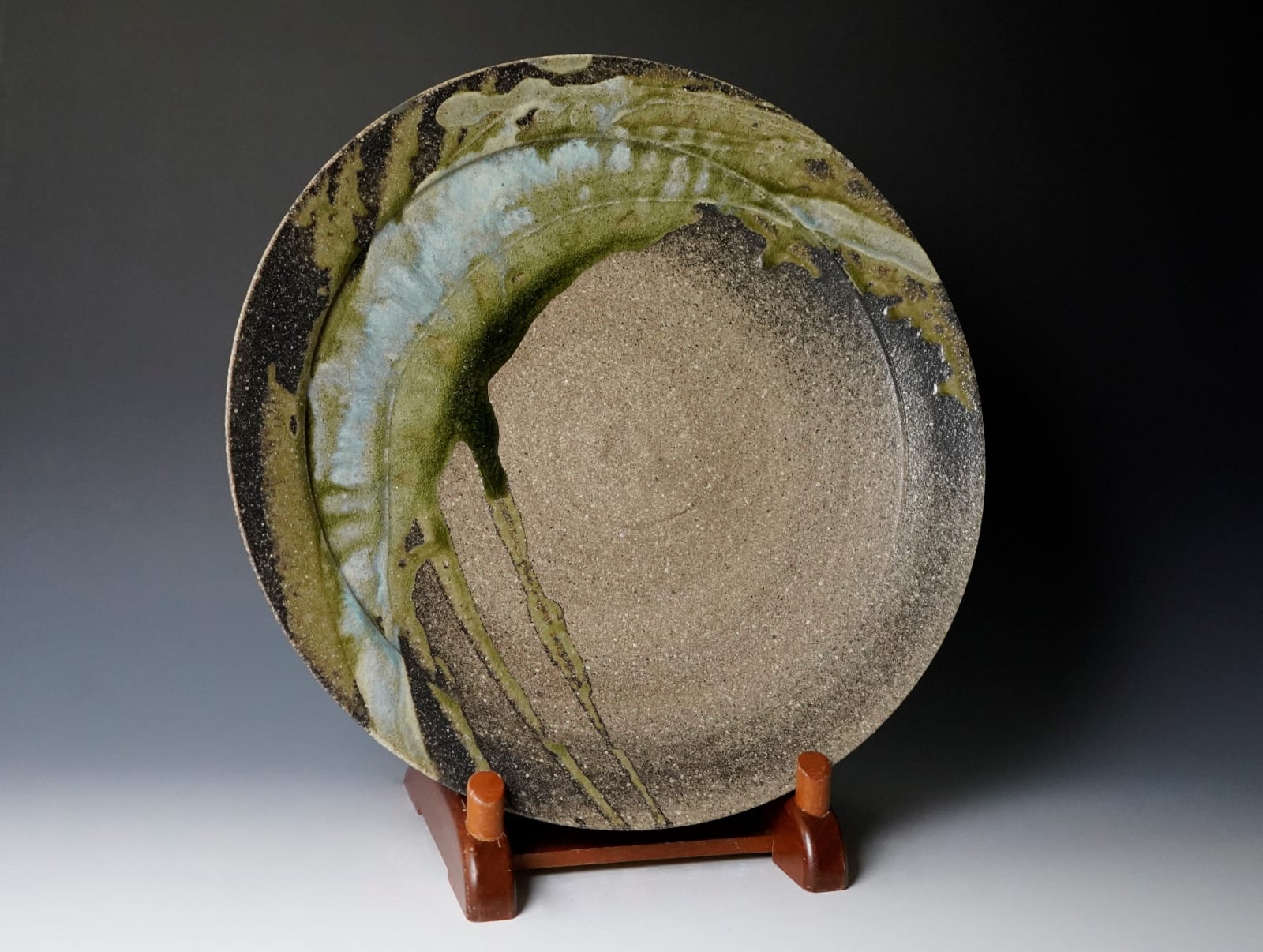 Takeuchi Kimiaki 竹内公明, Large Tokoname Plate 灰釉大皿 2