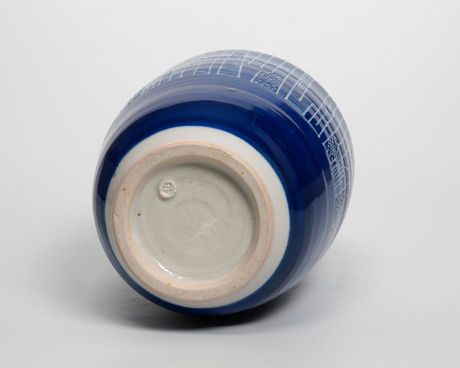 Yasuhara Kimei 安原喜明, Flower Vase 紺泥線彫文, Early 1950s