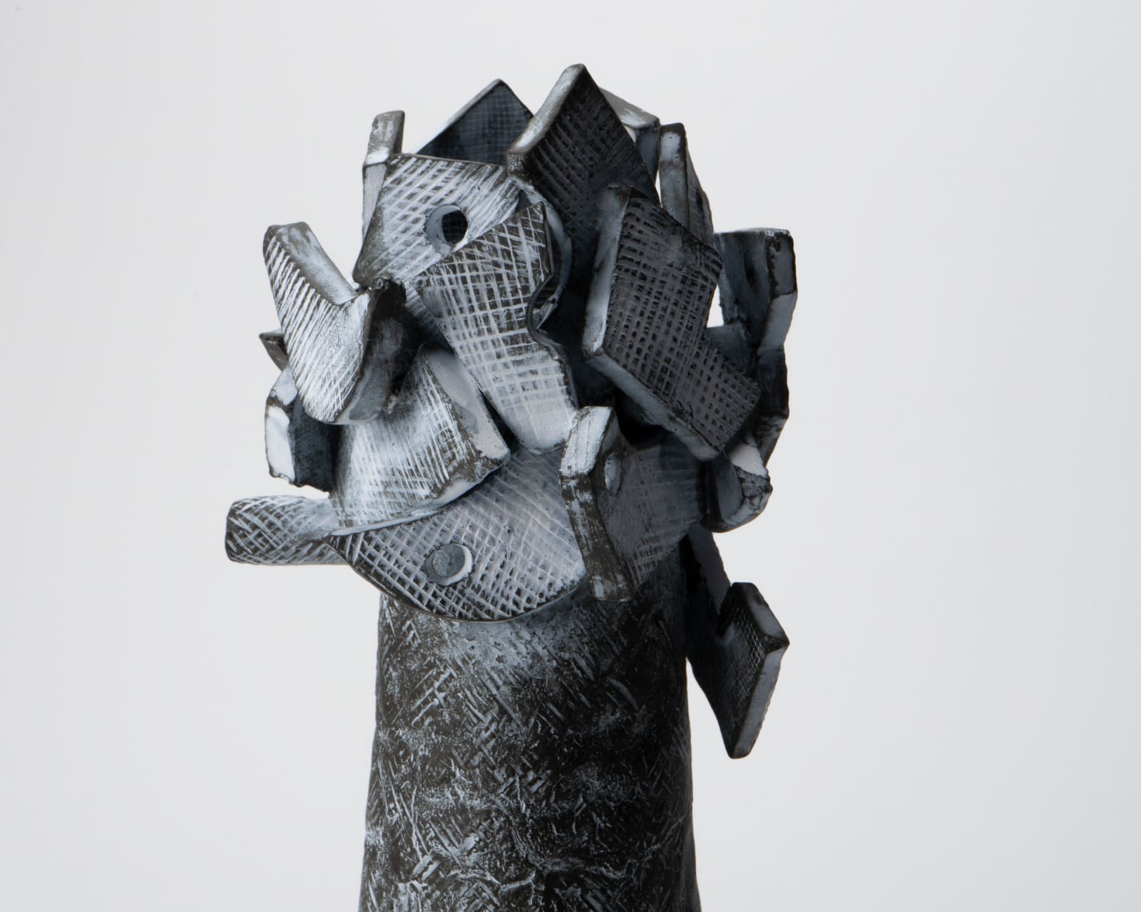 Yasuhara Kimei 安原喜明, Flower Vase with Matte Black Glaze and Linear Engraving 炻器線彫文花挿, Circa 1961