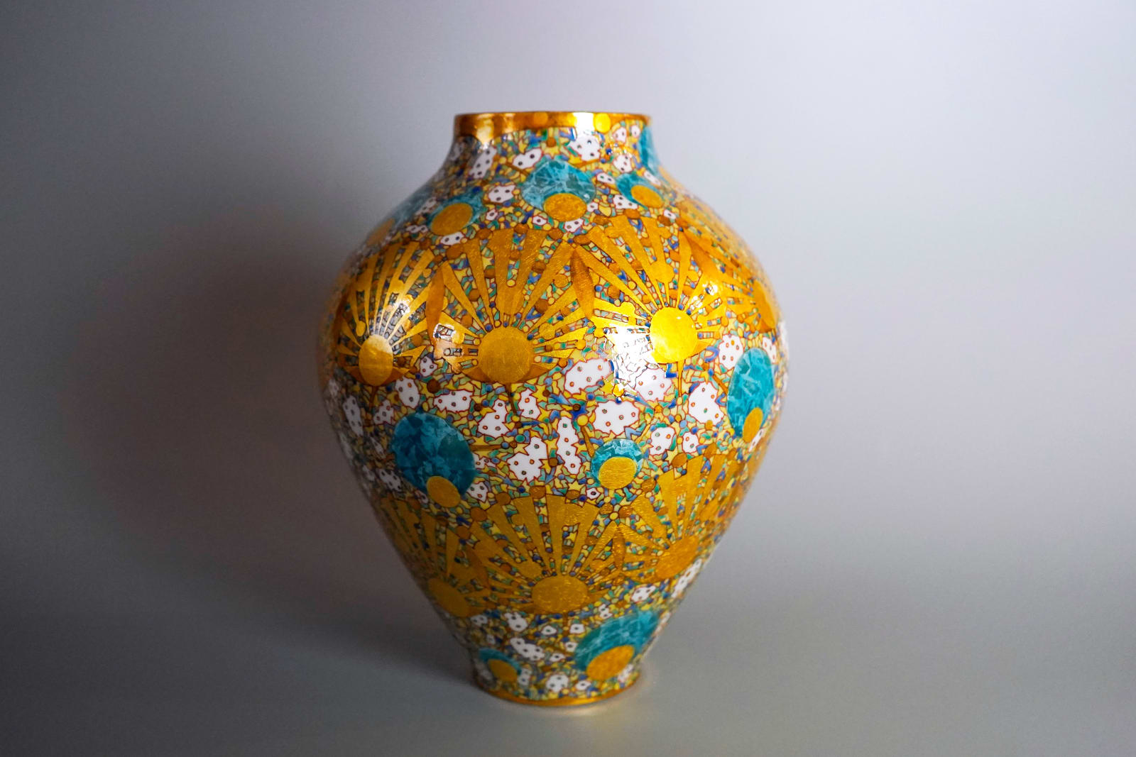 Suzuki Hideaki 鈴木秀昭, Gold Luster Jar 色絵金彩光輝, 2021