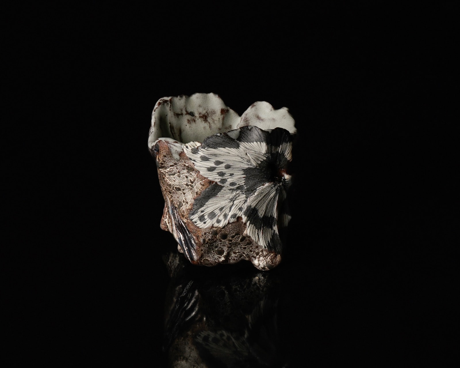 Shingu Sayaka 新宮さやか, No.14 "Calyx" sake cup 萼容 坏, 2024