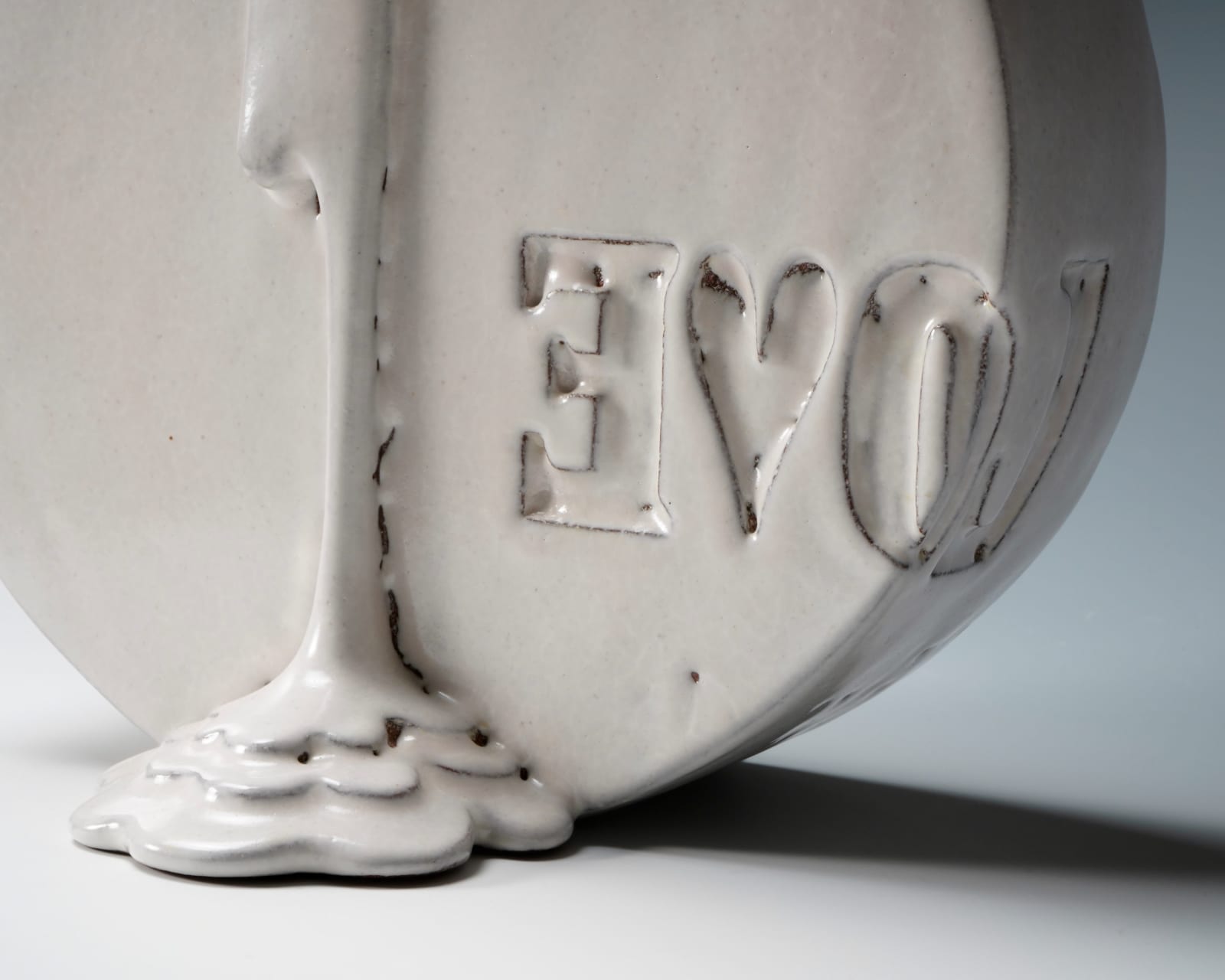 Miwa Ryosaku 三輪龍作, Hagi White Glazed Sculpture "LOVE"