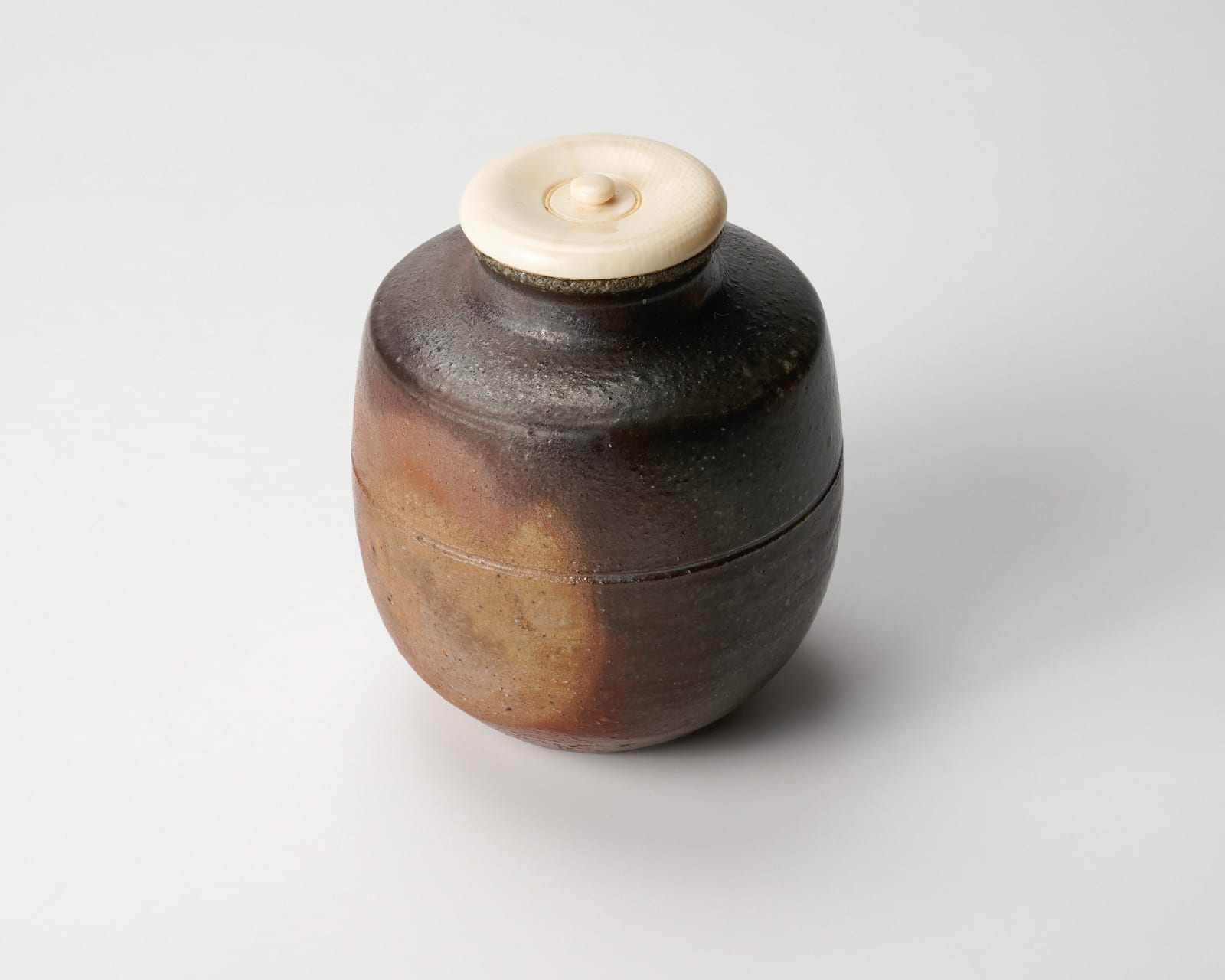 Yamamoto Izuru 山本出, Bizen tea caddy