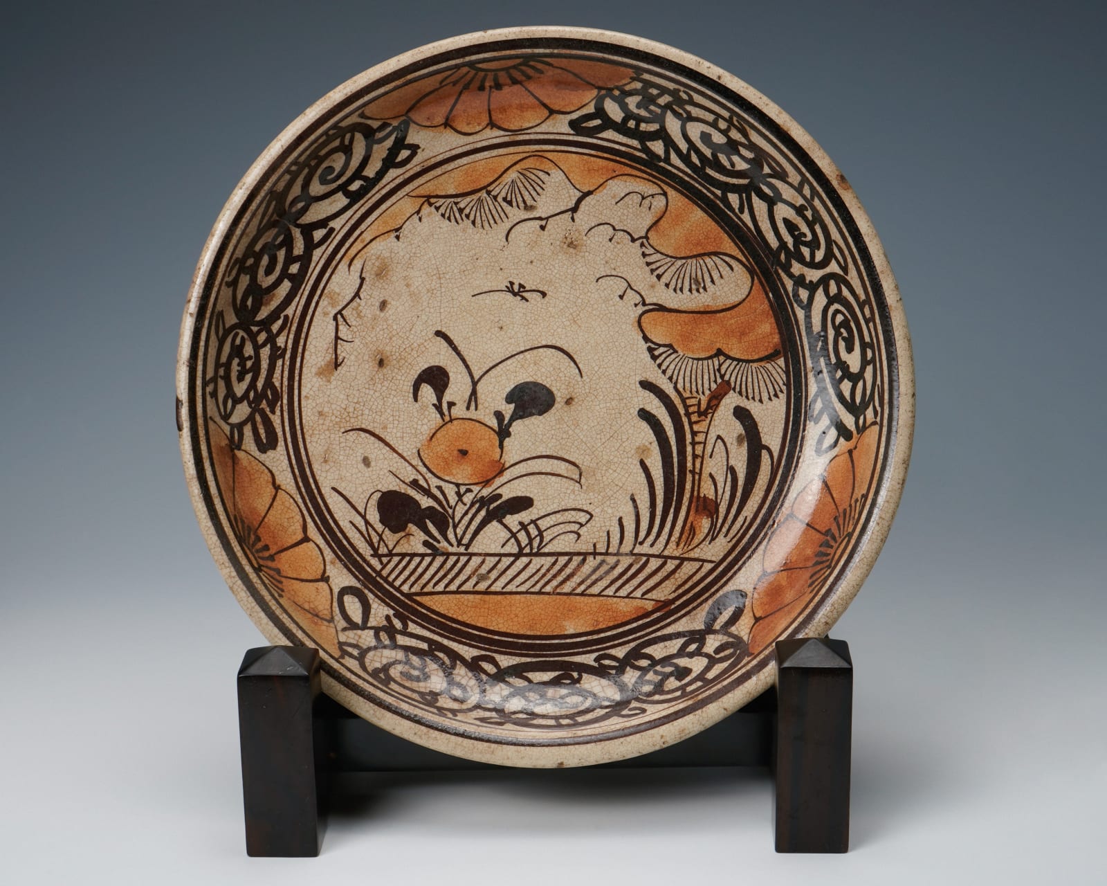 E Seto plate with iron painted grass flower tree motifs 瀬戸皿 鉄絵草花樹木文 , Late Edo period, 19th century, 江戸時代後期 19世紀