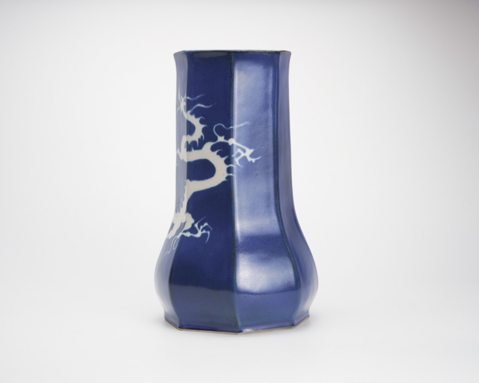Kawamoto Goro 河本五郎, Vase with dragon motif against cobalt-blue ground