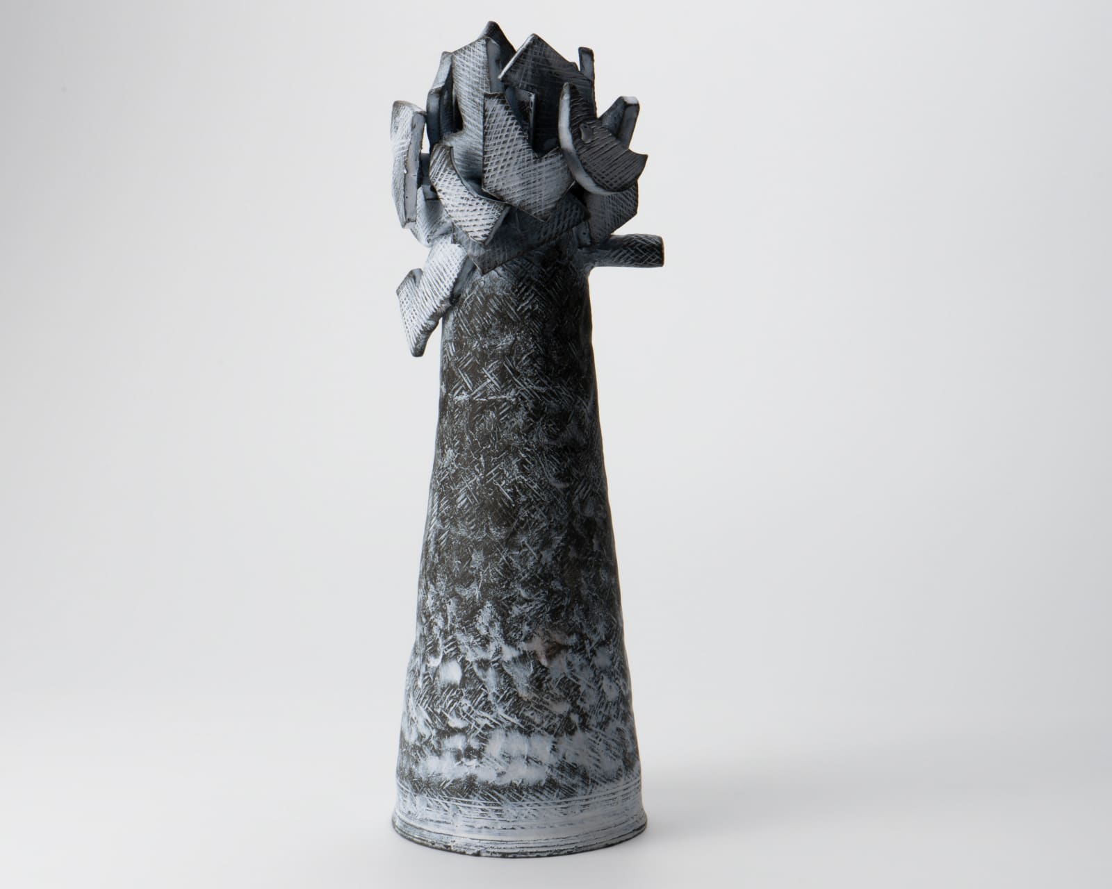 Yasuhara Kimei 安原喜明, Flower Vase with Matte Black Glaze and Linear Engraving 炻器線彫文花挿, Circa 1961