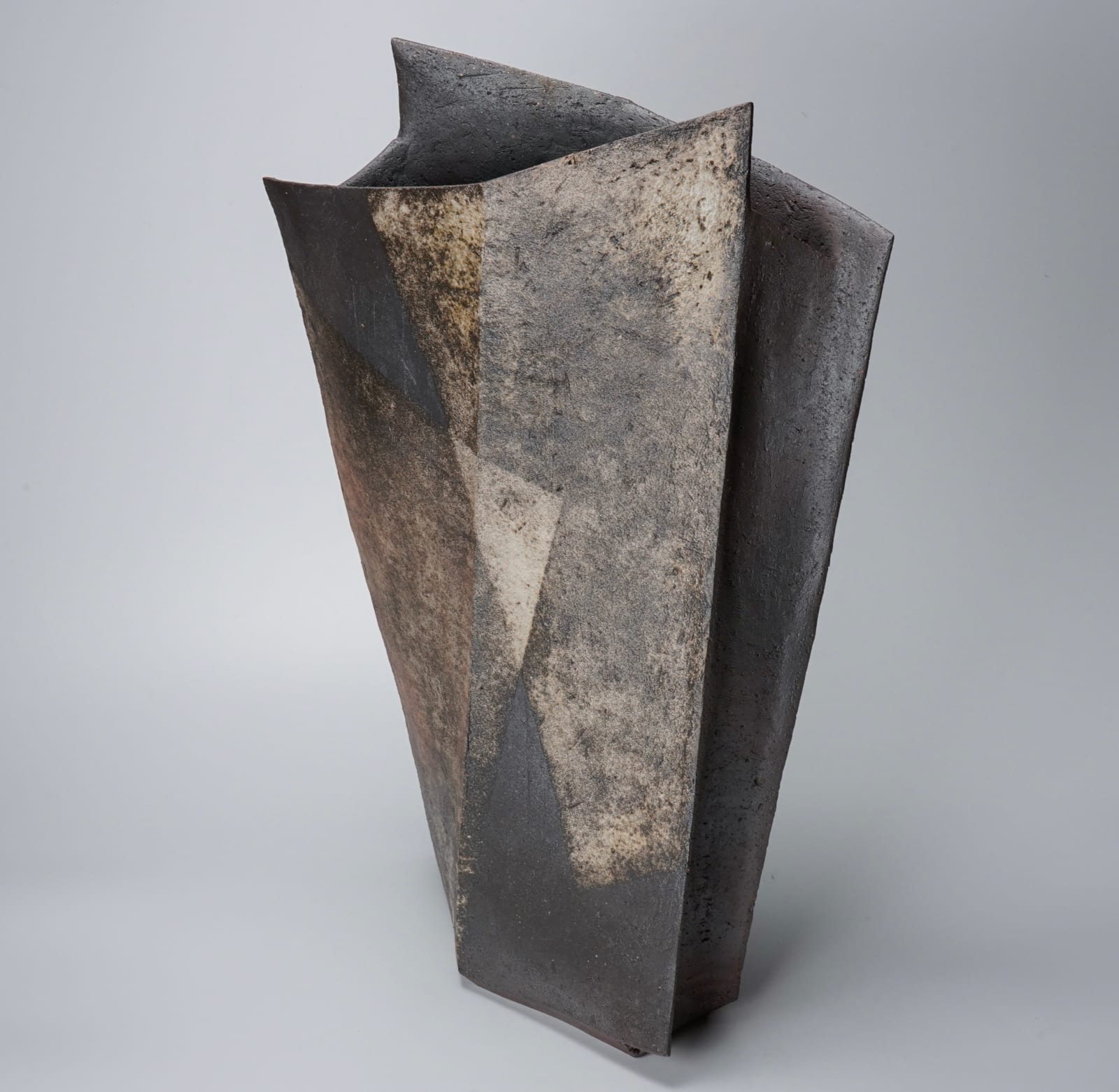 Shimizu Keiichi 清水圭一, Tanba Flower Vessel 丹波花器, 2021