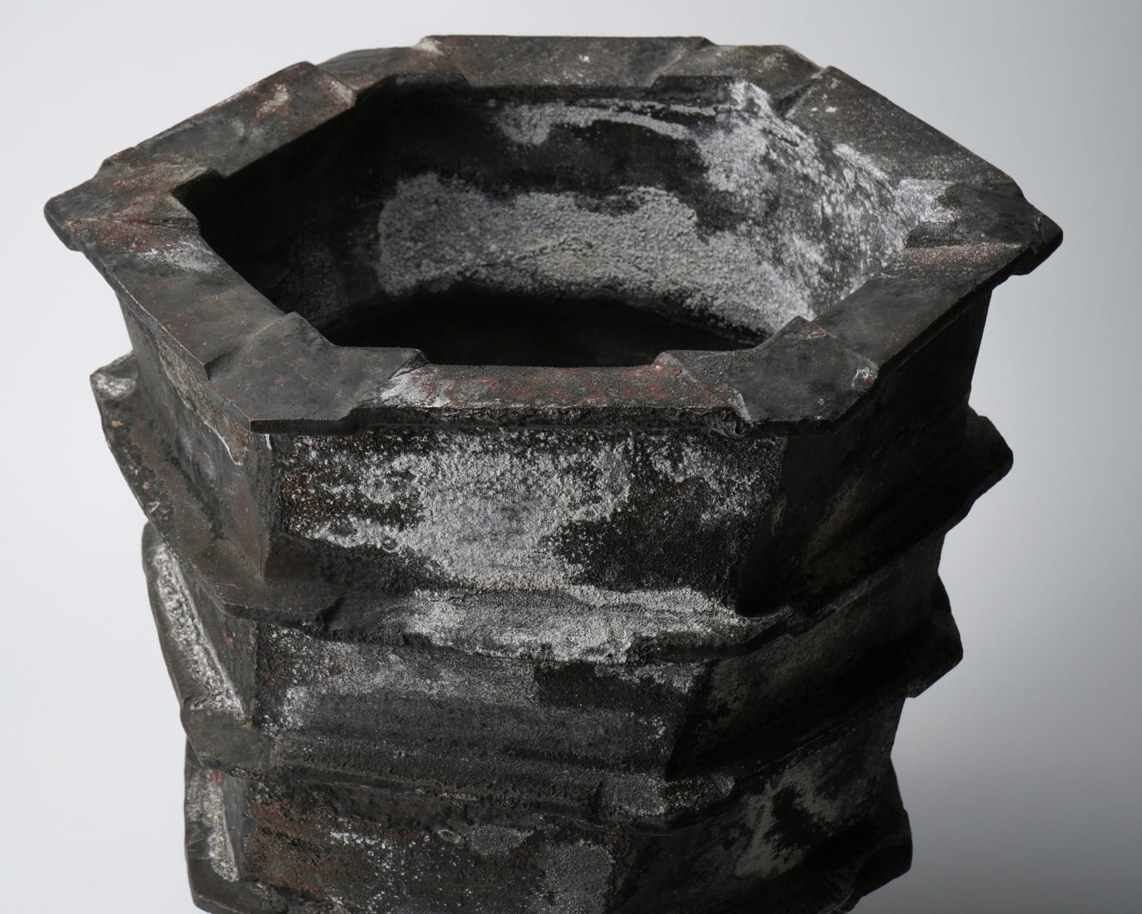 Koinuma Michio 肥沼美智雄, Faceted Geometric Vessel