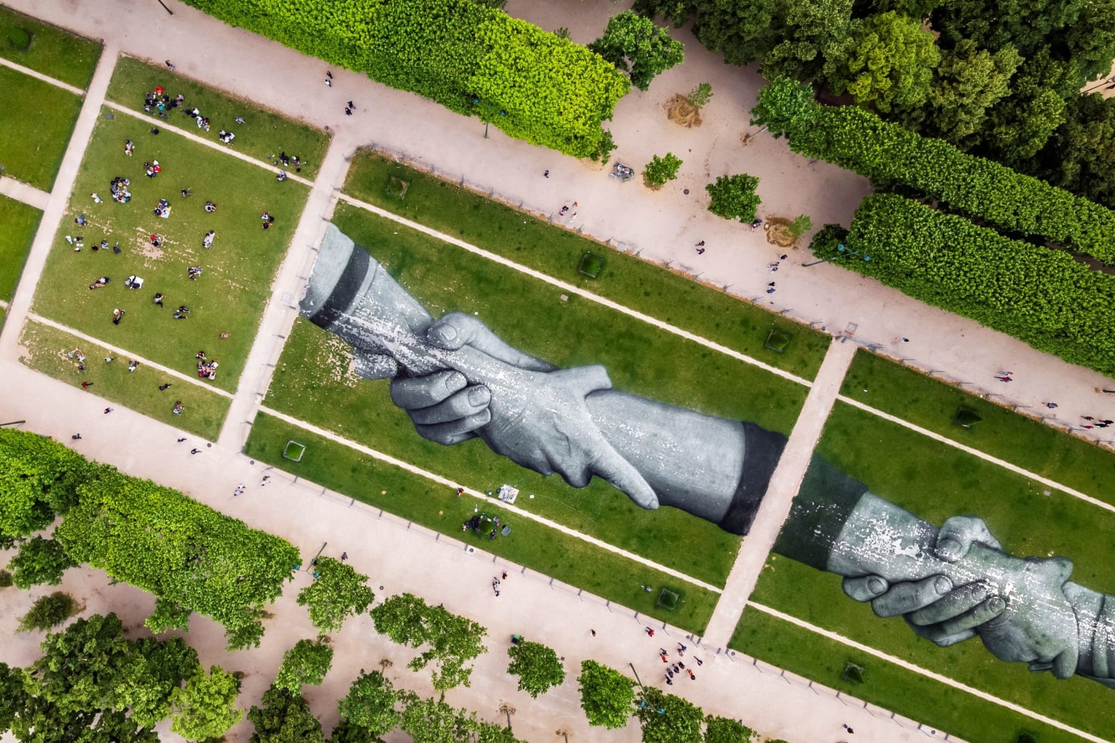 Saype, Beyond Walls, Step 1 : Paris (2019), 2022