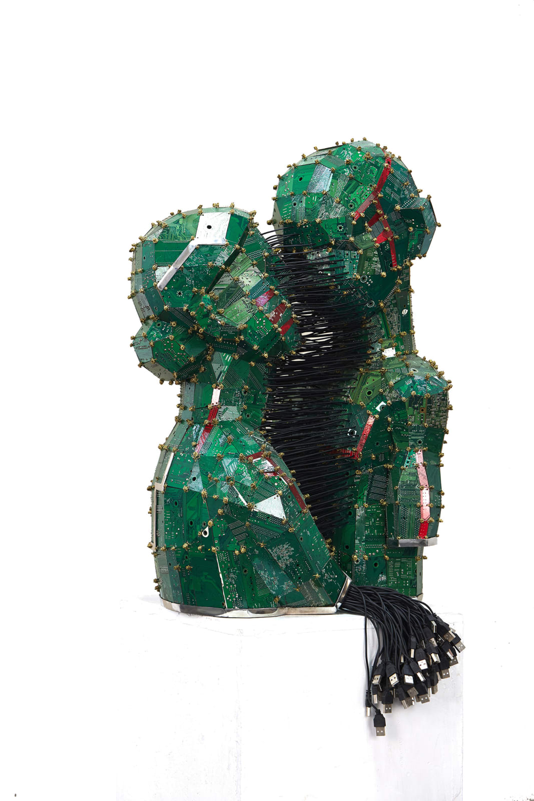 Liu Bolin, Love with usb, 2020