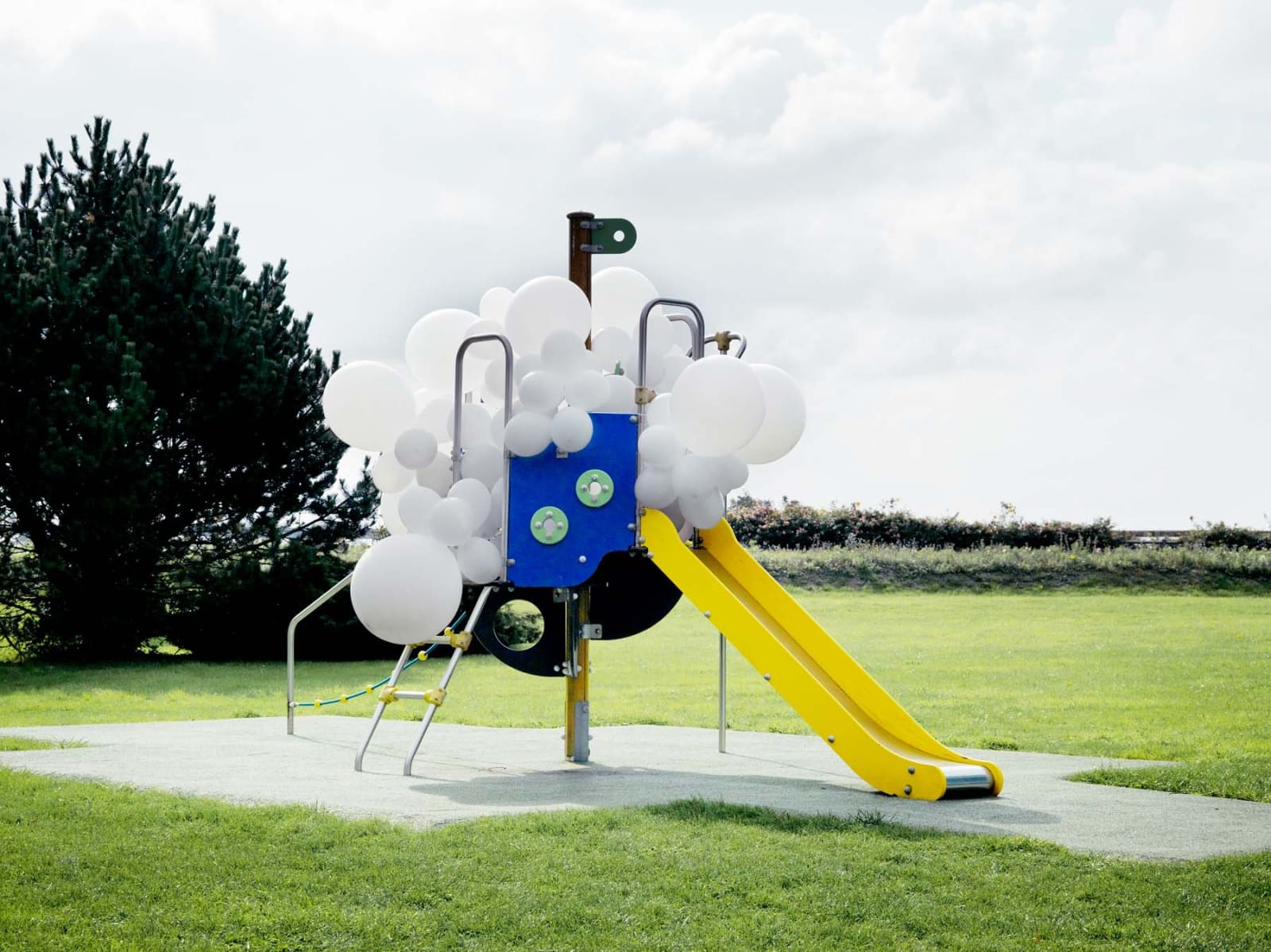 Charles Petillon, Playstation 1 (Large), 2011