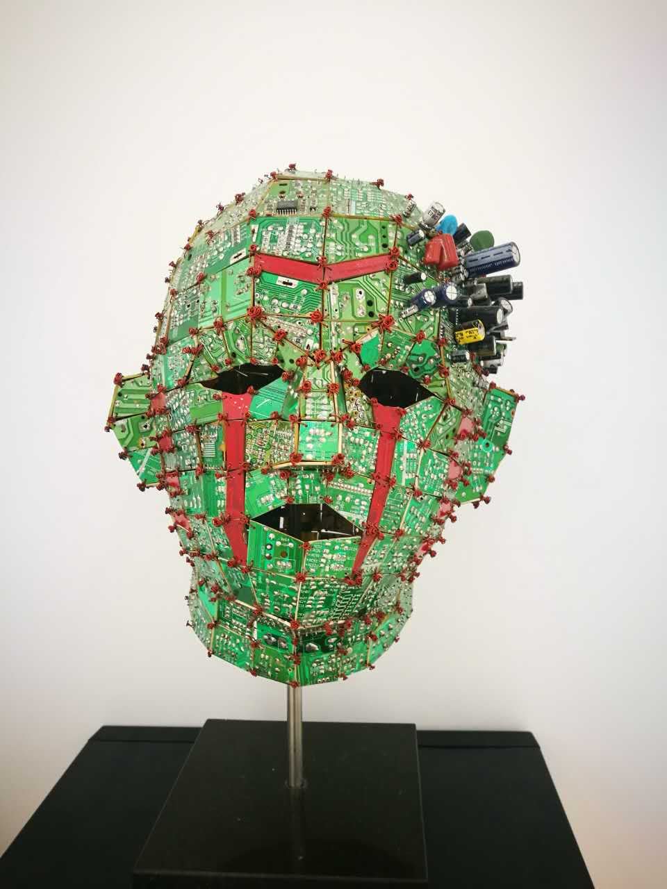 Liu Bolin, Totem Portrait of Modern People 1, 2016